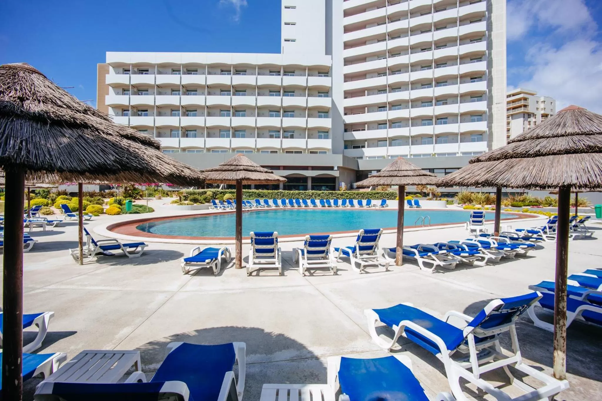 Garden in Axis Vermar Conference & Beach Hotel