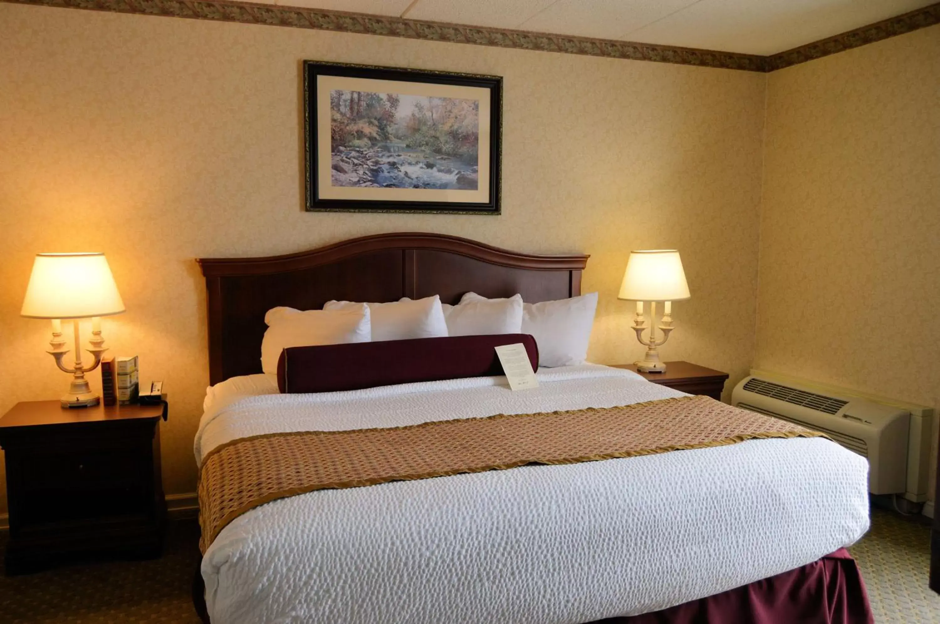 Bedroom, Bed in Best Western Plus Wilkes Barre Center City