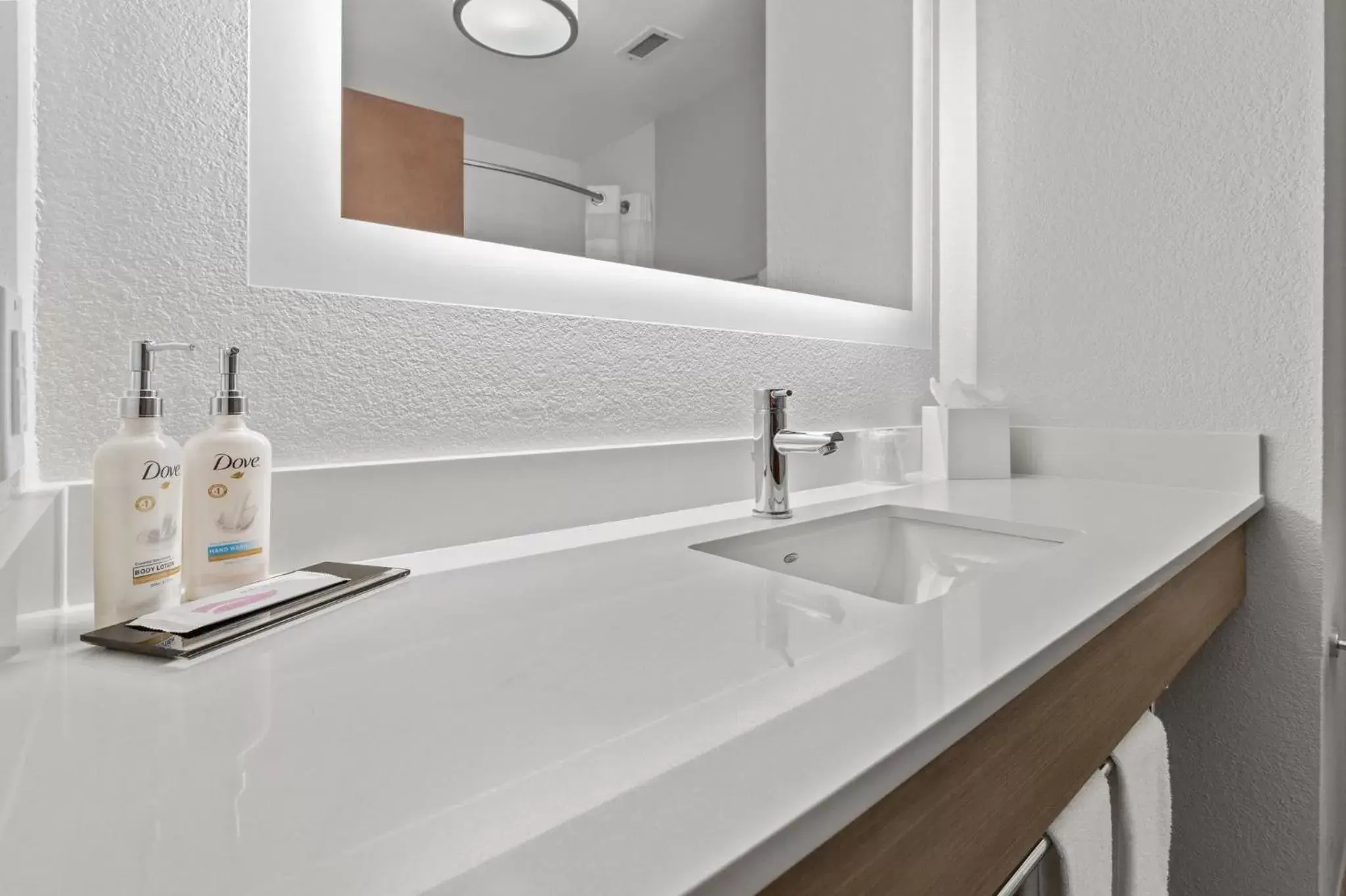 Standard Queen Room with Two Queen Beds in Holiday Inn Express Hotel & Suites Starkville, an IHG Hotel Standard Queen Room with Two Queen Beds in Holiday Inn Express Hotel & Suites Starkville, an IHG Hotel