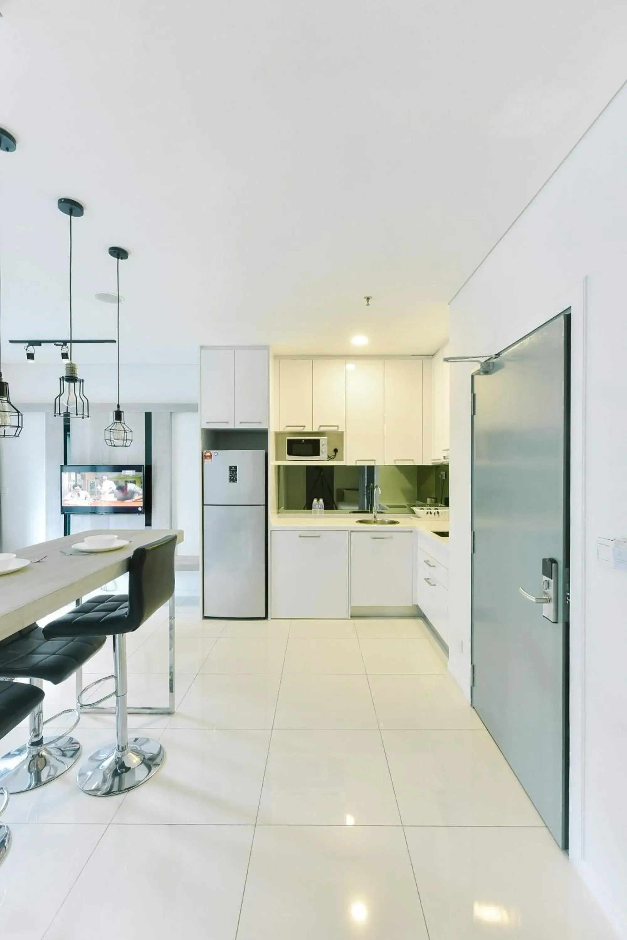 Kitchen or kitchenette, Kitchen/Kitchenette in Summer Suites Residences by Subhome