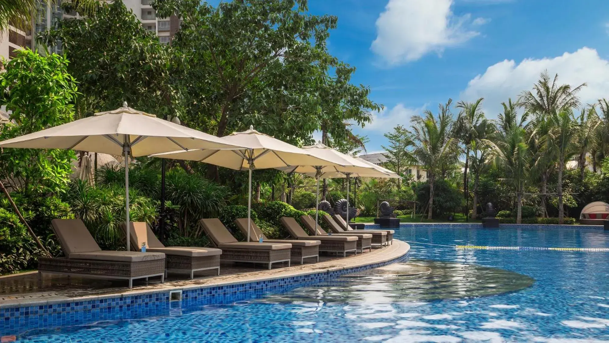 Swimming Pool in Wyndham Sanya Bay