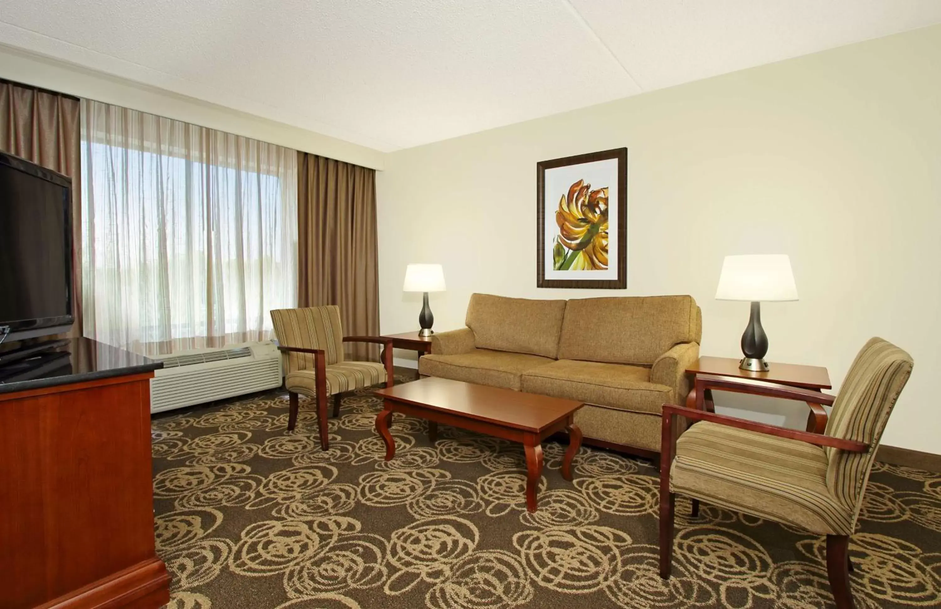 Bedroom, Seating Area in DoubleTree by Hilton Mahwah