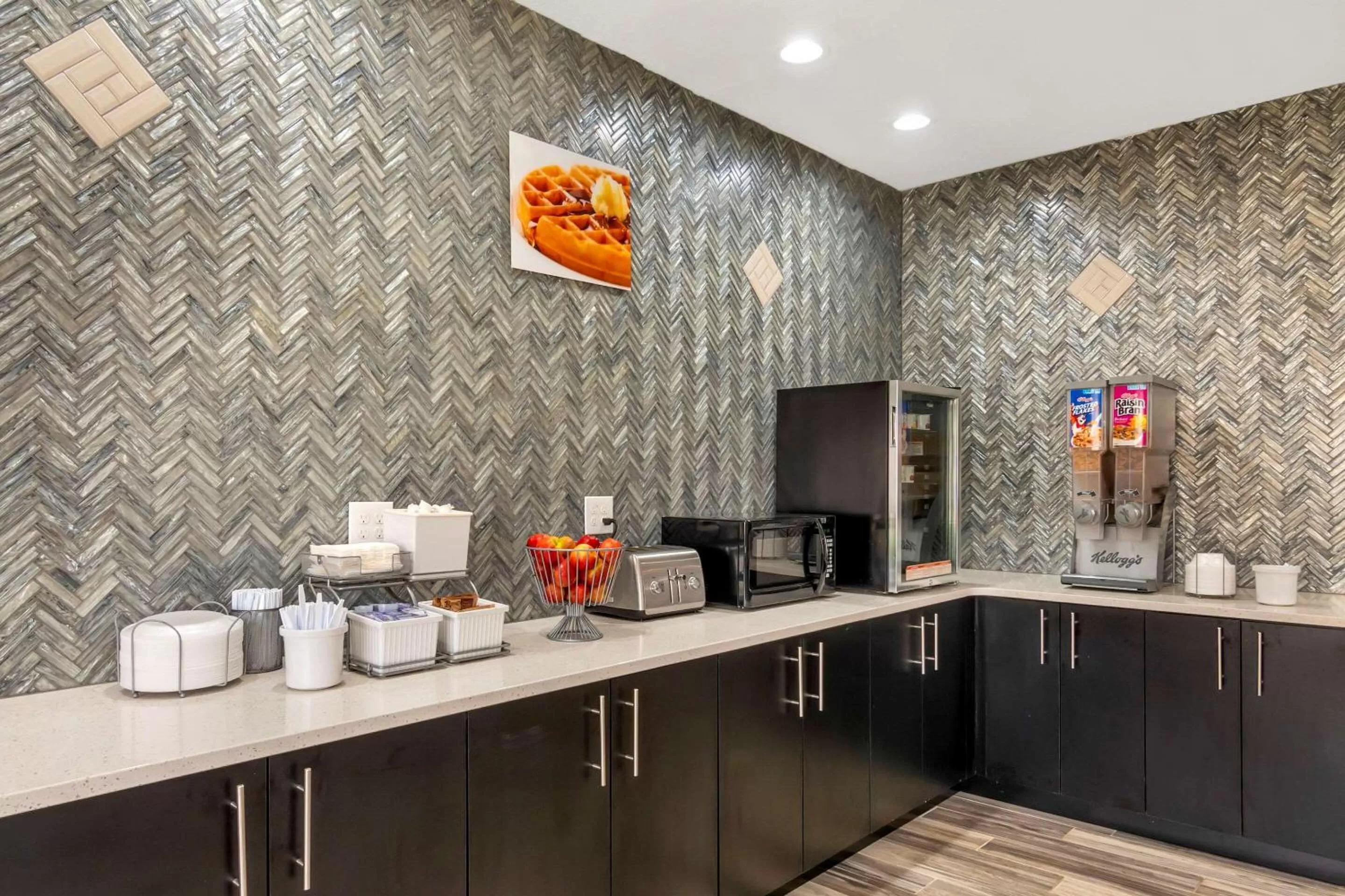 Restaurant/places to eat in Quality Inn Overland Park Kansas City