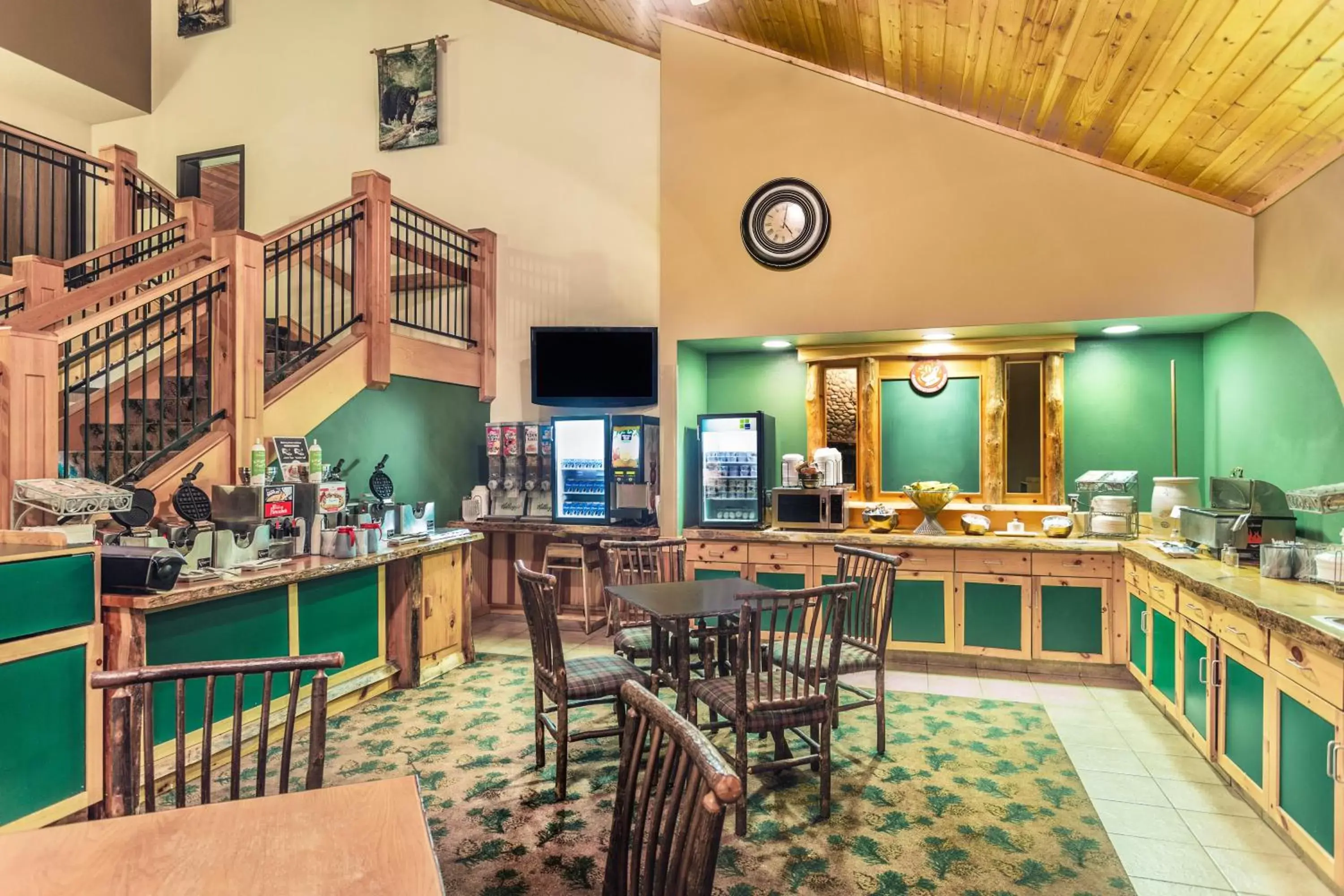 Food and drinks, Restaurant/Places to Eat in AmericInn by Wyndham Wisconsin Dells