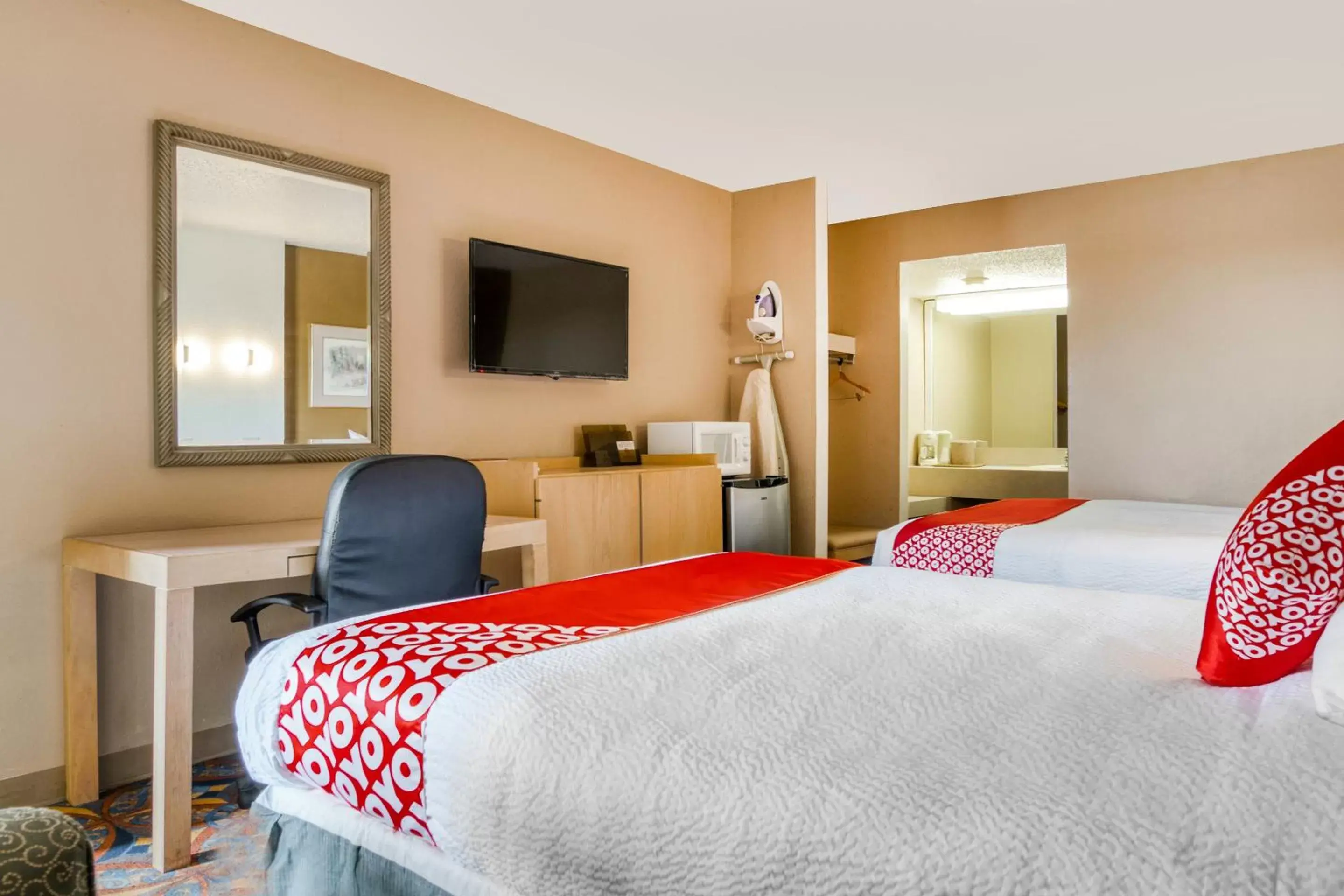 Bed in OYO Hotel Wichita Falls - Downtown