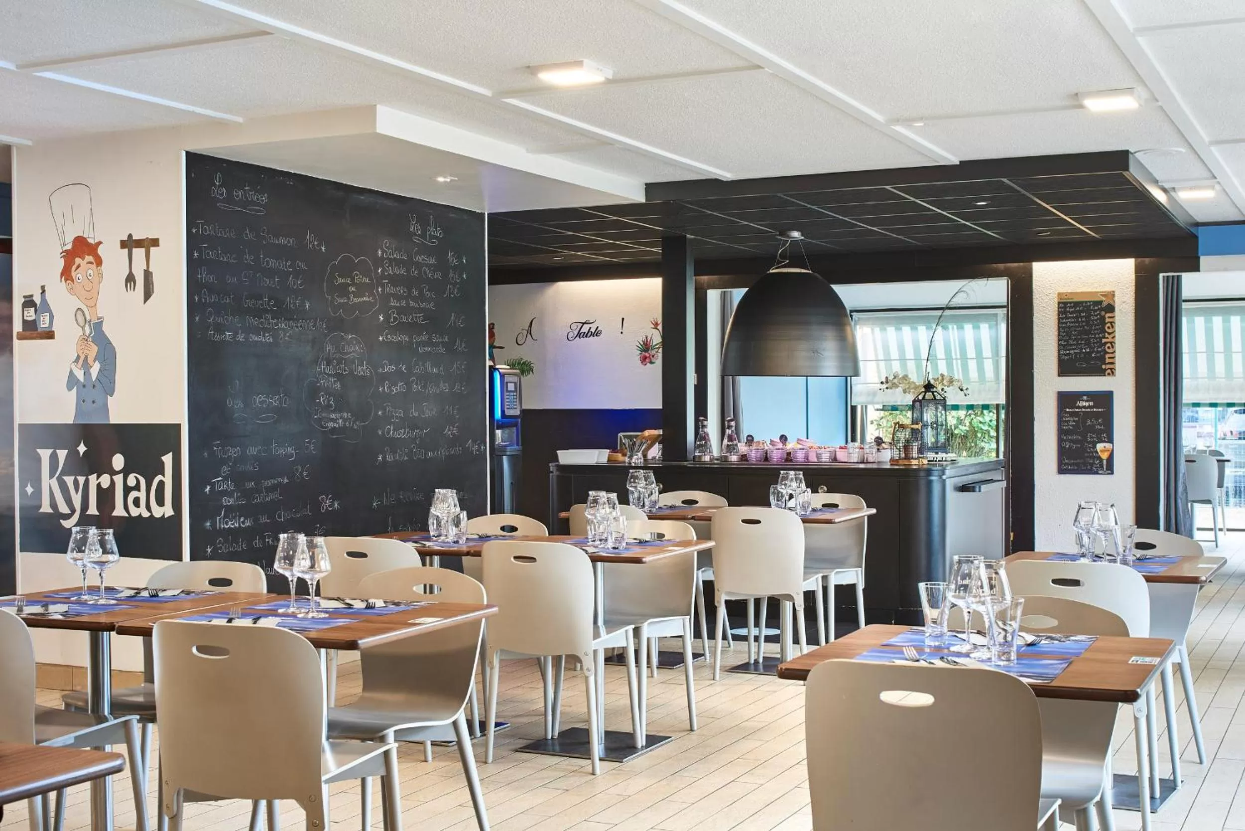 Restaurant/places to eat in Kyriad Tarbes Bastillac