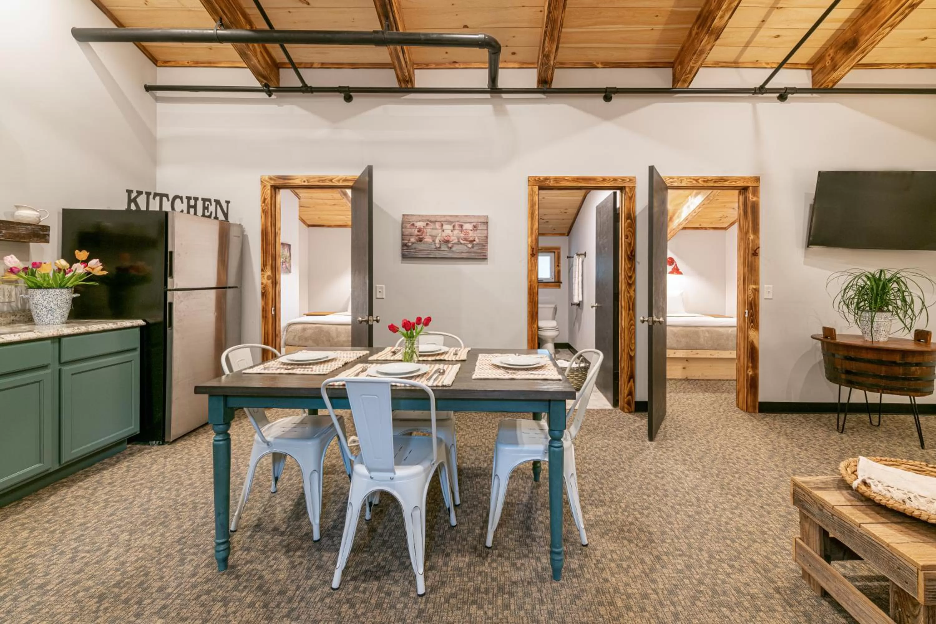 Dining area in Mad River Lodge