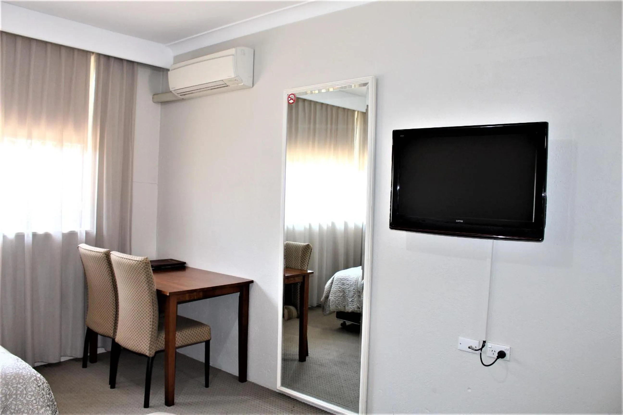 Bed in Cotswold Gardens