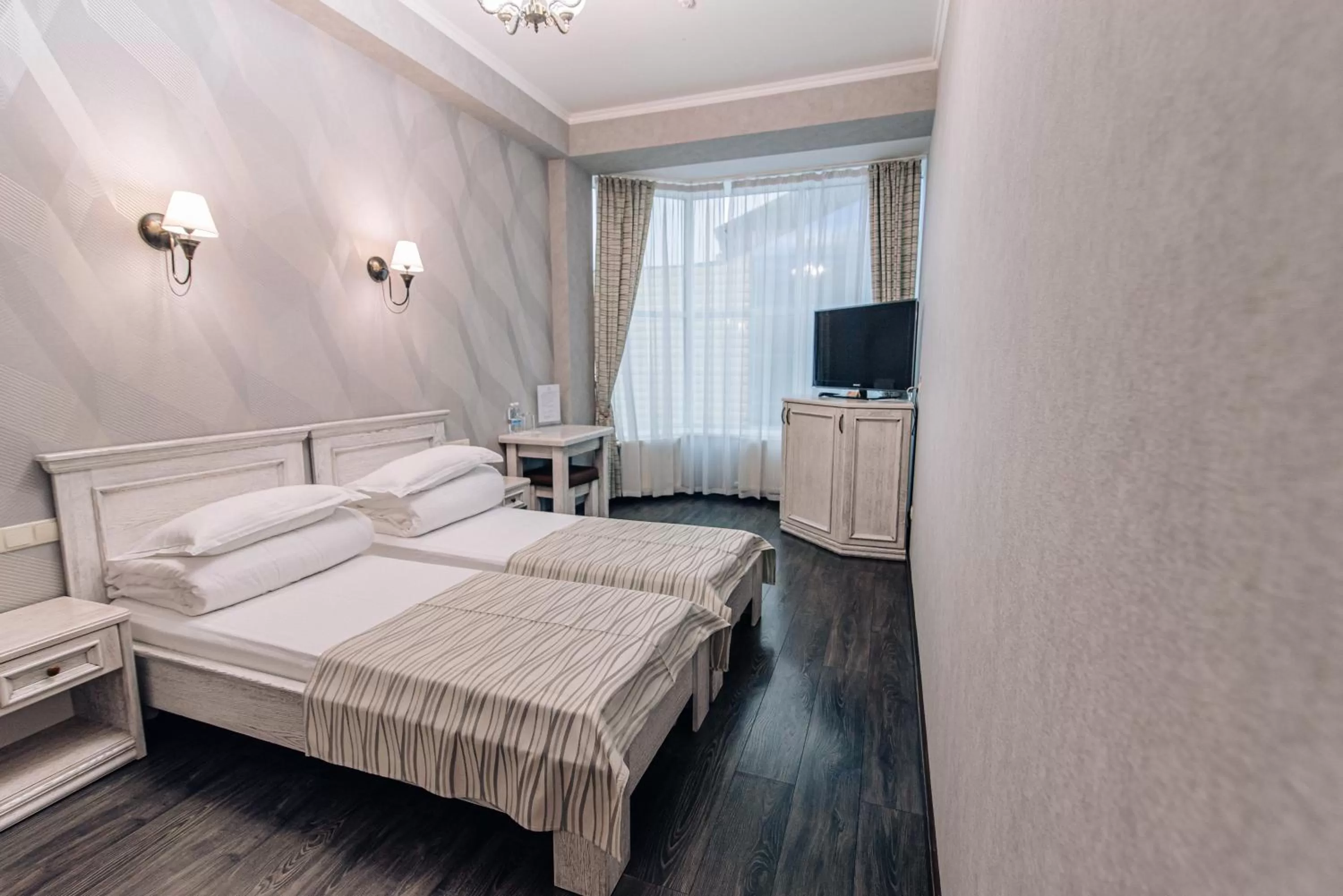 Bedroom, Bed in Gold Georg Palace Hotel