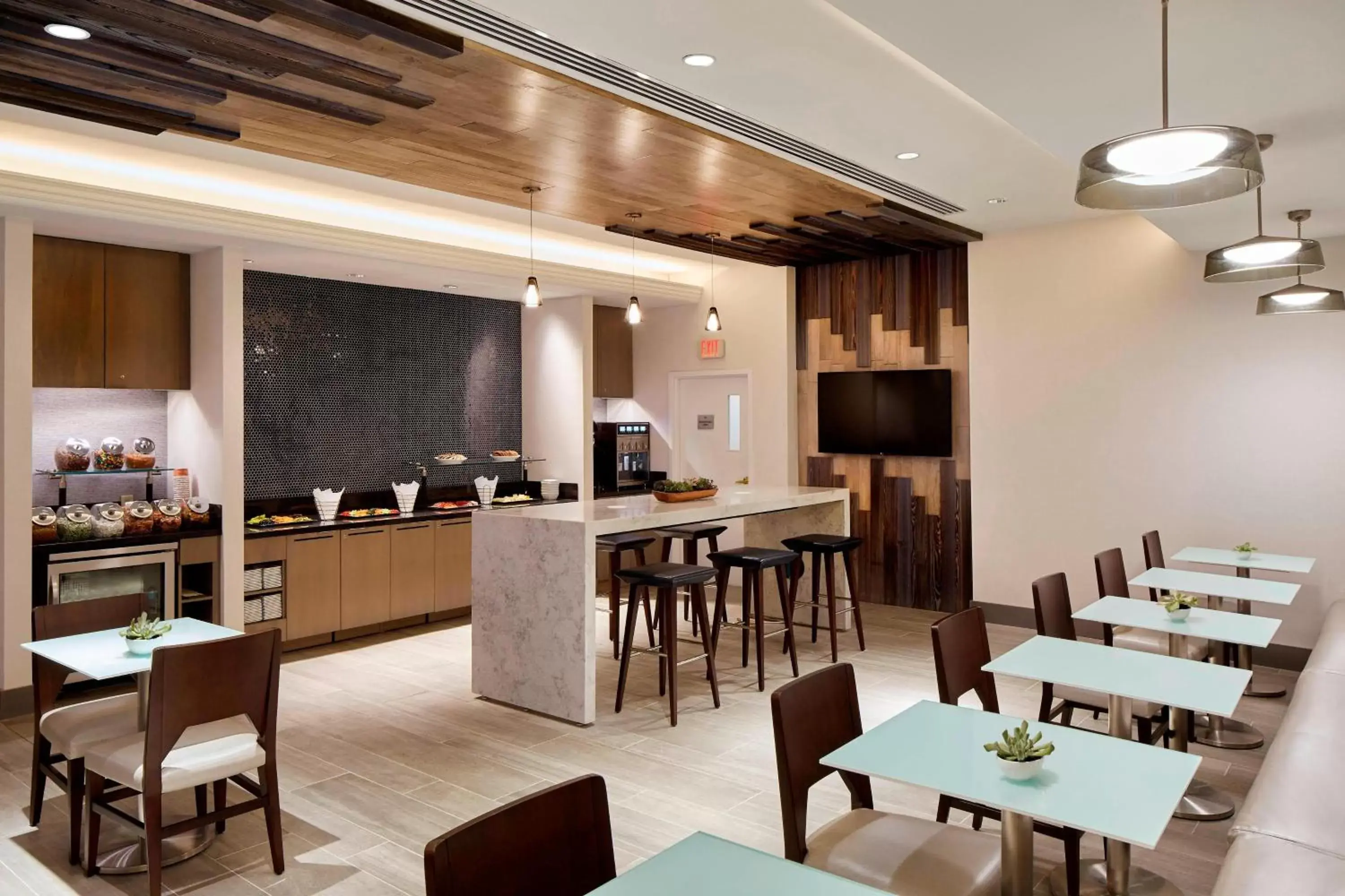 Lounge or bar, Restaurant/Places to Eat in Marriott Cincinnati Airport