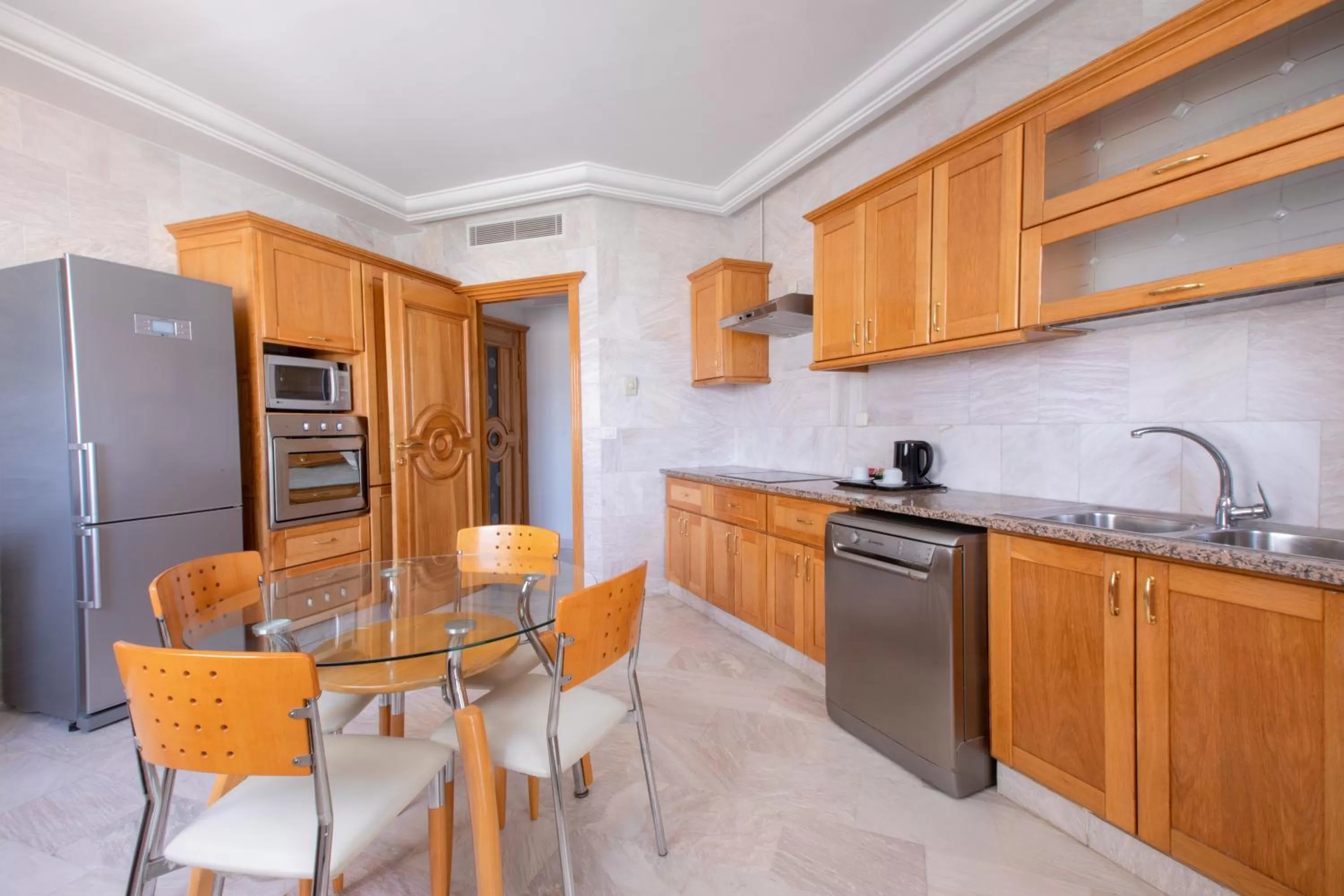 Coffee/tea facilities in The Penthouse Suites Hotel