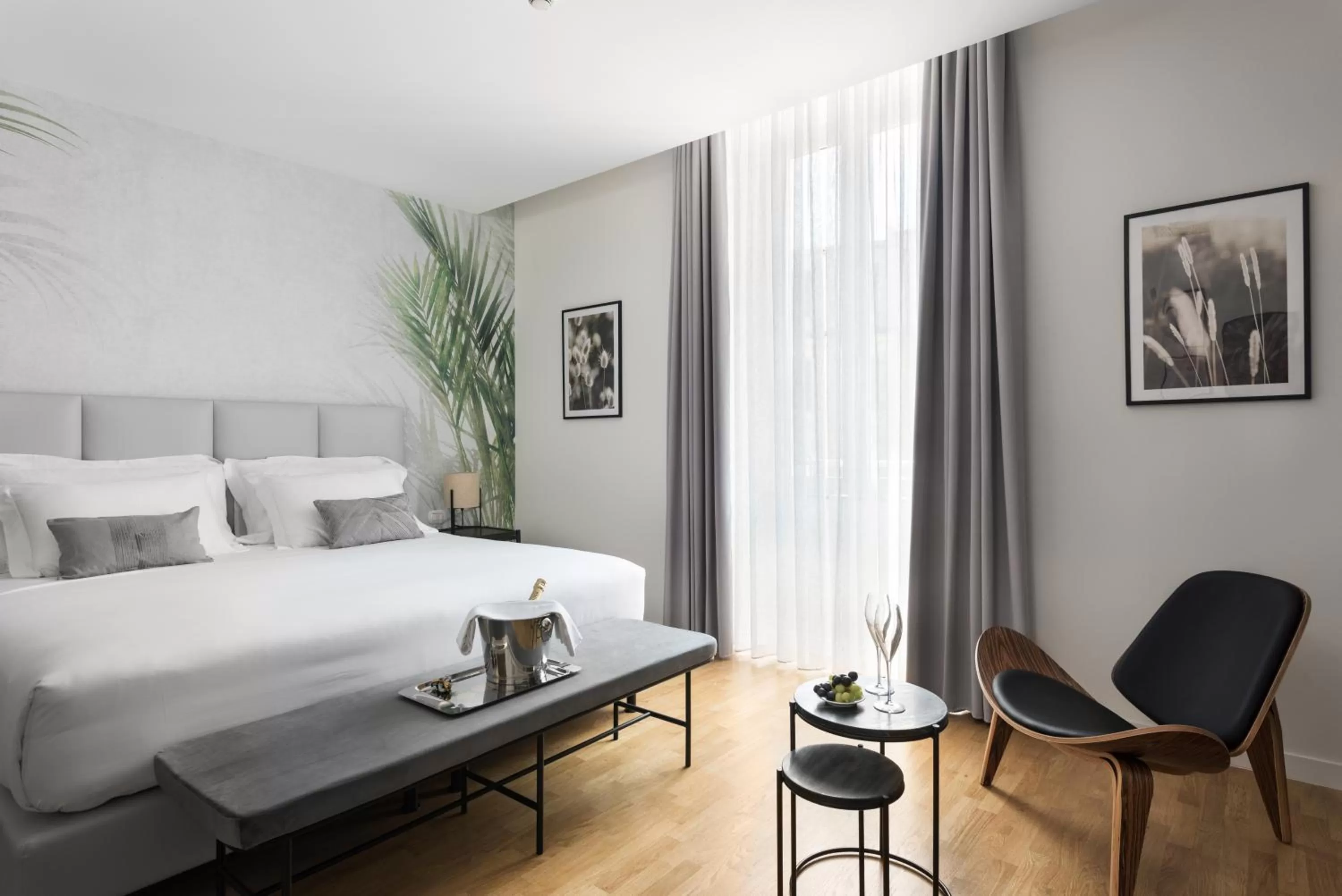 Photo of the whole room, Bed in AT FORTY-ONE