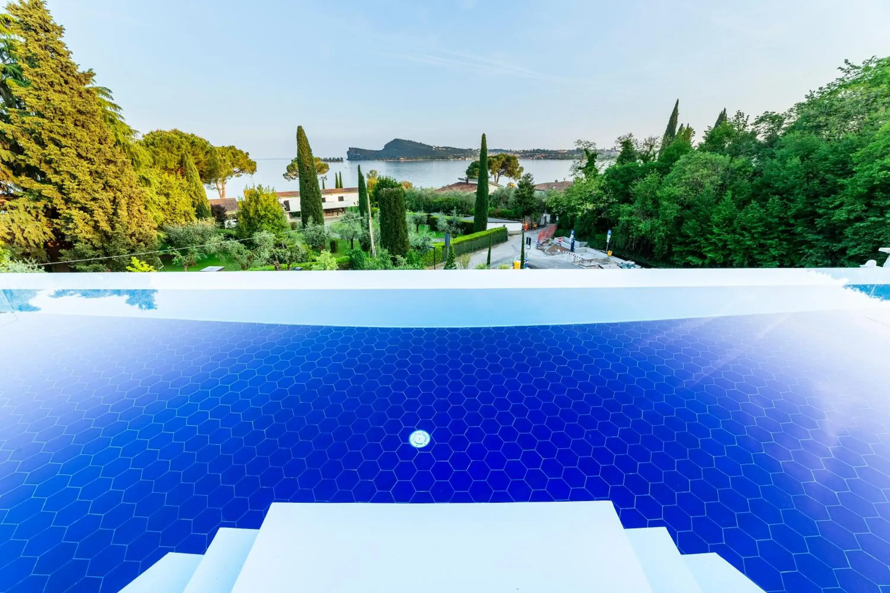 Swimming Pool in Lamasu RioVerde - Lago di Garda