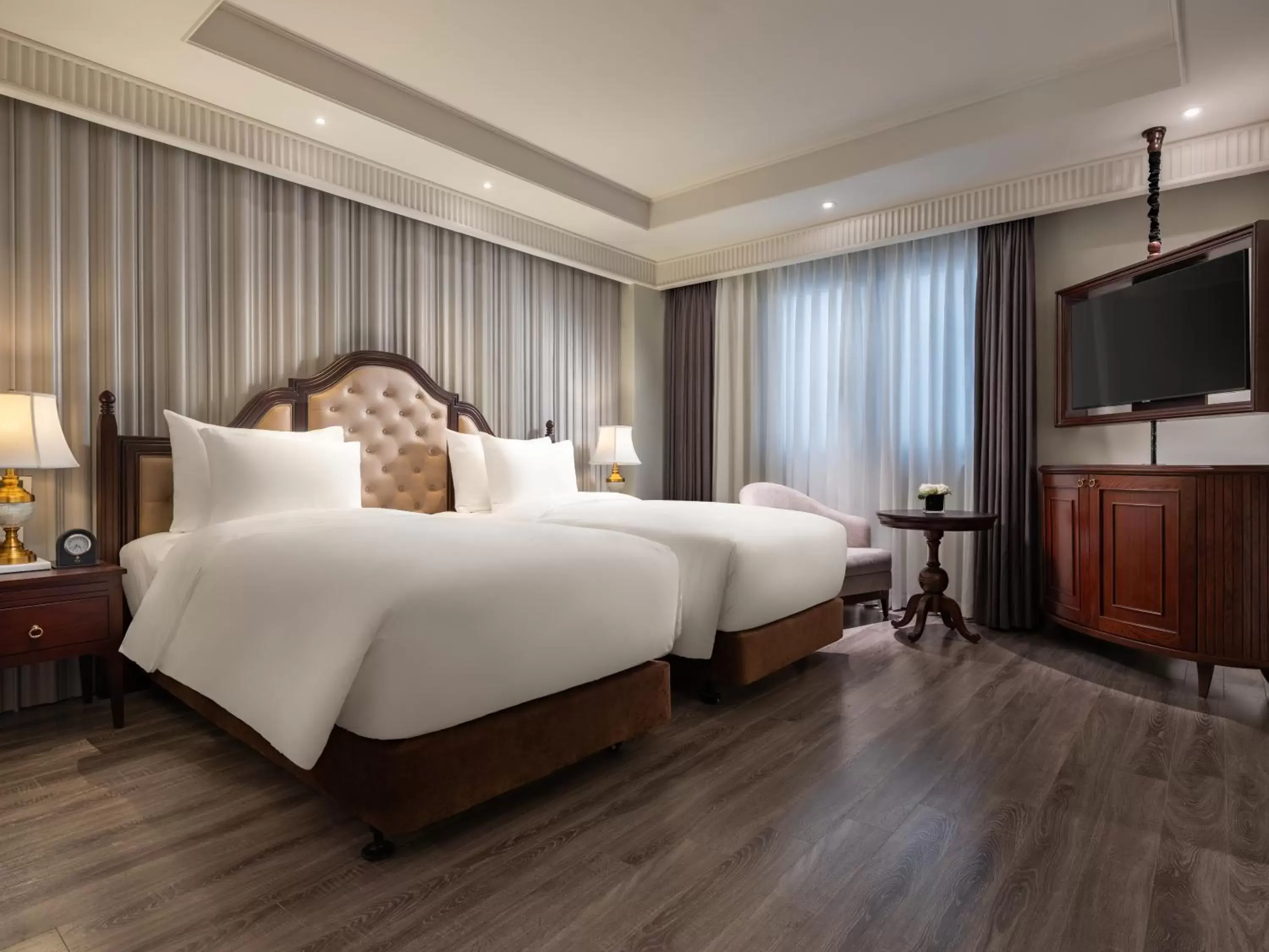 Colonial Executive Twin Internal Window in GRAND HOTEL du LAC Hanoi Colonial Executive Twin Internal Window in GRAND HOTEL du LAC Hanoi