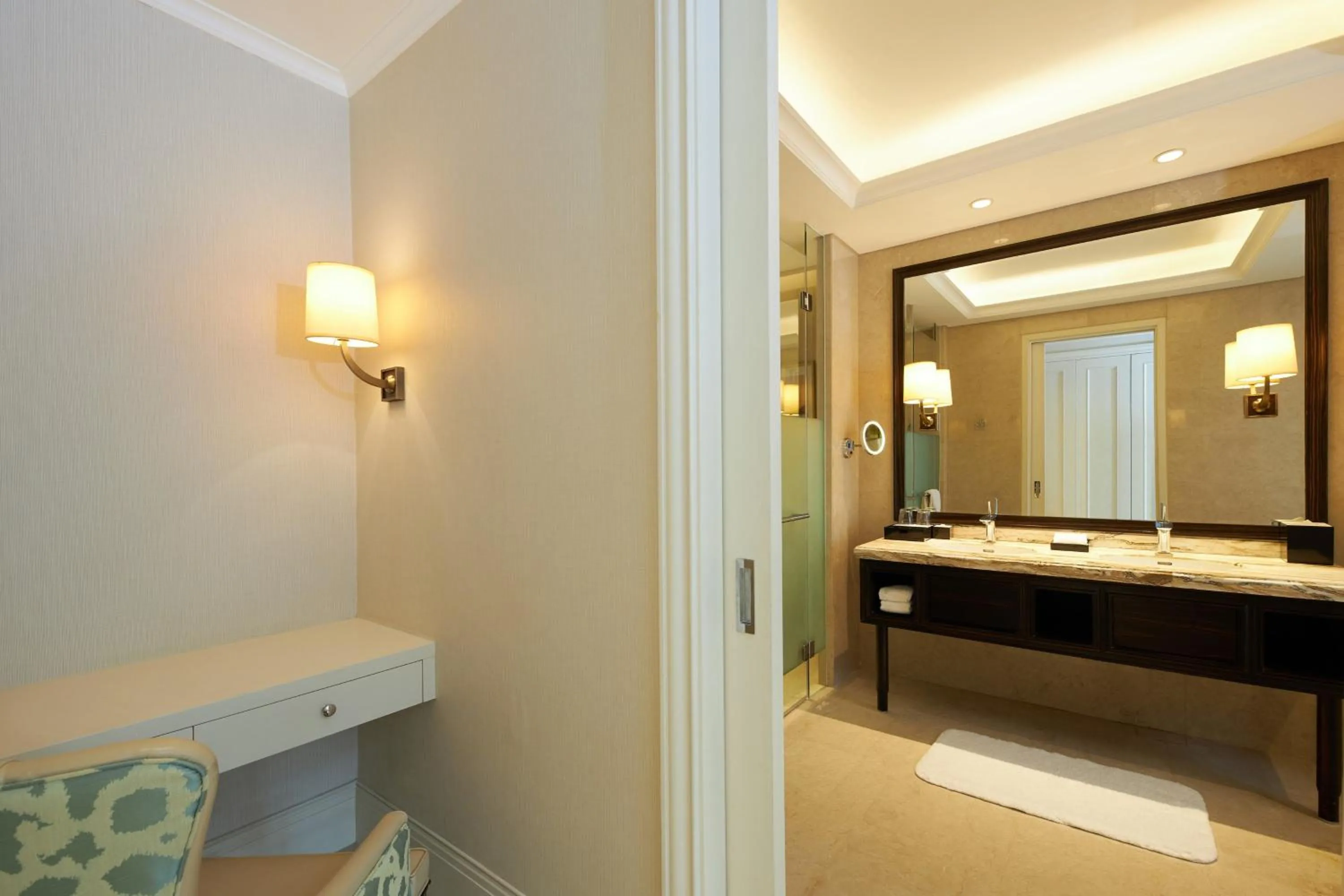 Bathroom in The Westin Zhujiajian Resort, Zhoushan