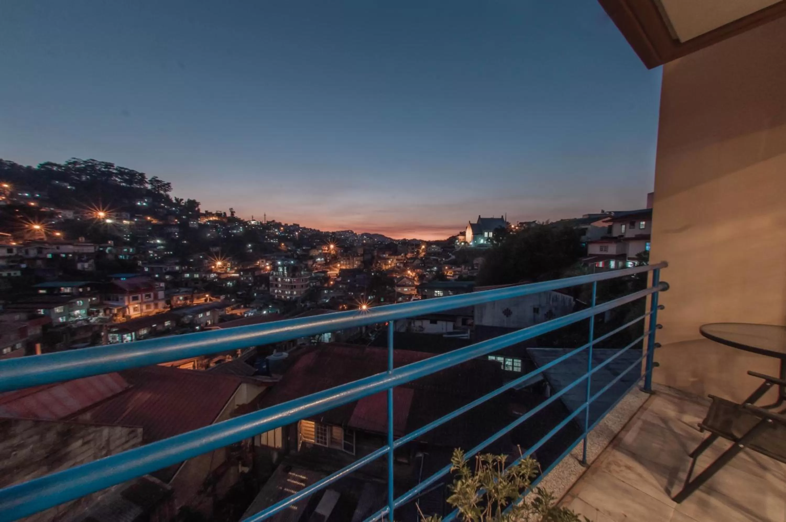 The Half House by Elmar Cabin