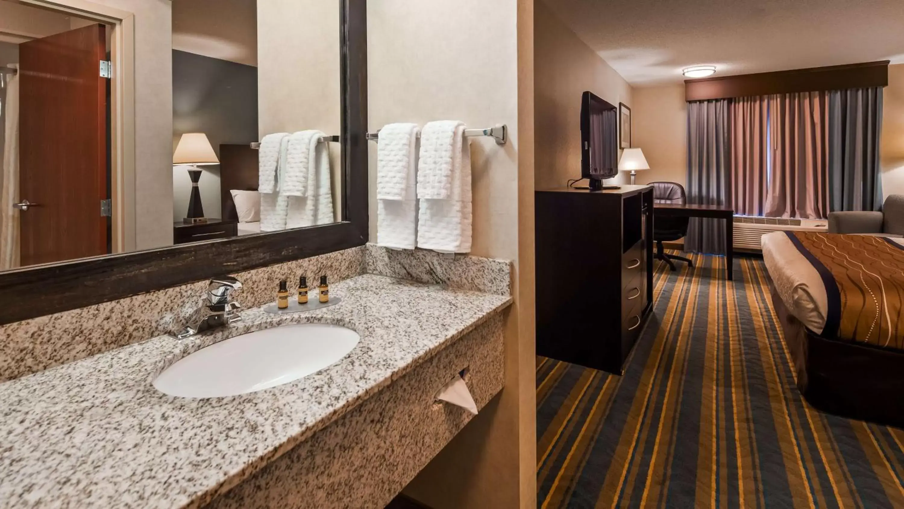 Photo of the whole room, Bathroom in Best Western Plus Berkshire Hills Inn & Suites