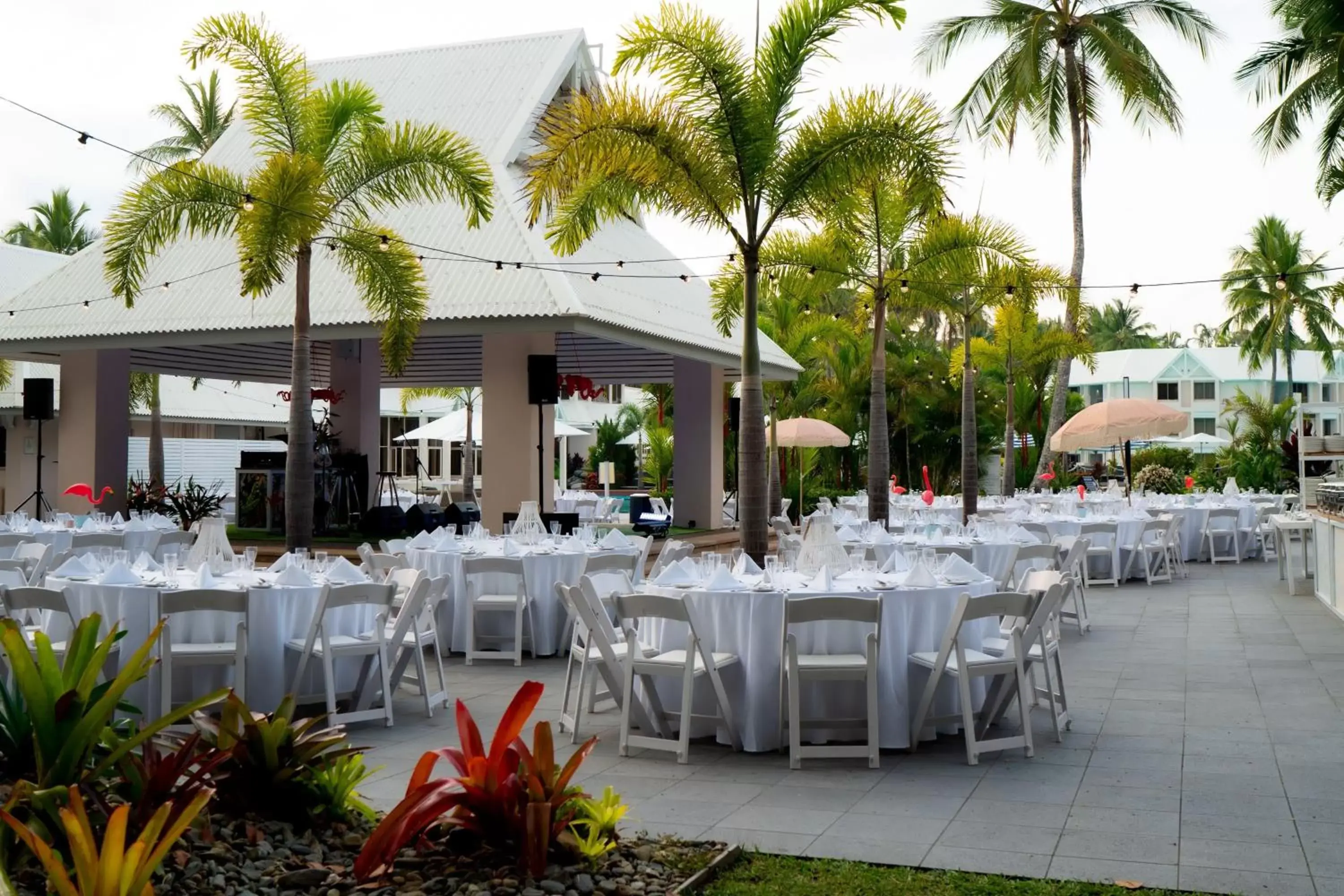 Beach, Restaurant/Places to Eat in Sheraton Grand Mirage Resort, Port Douglas