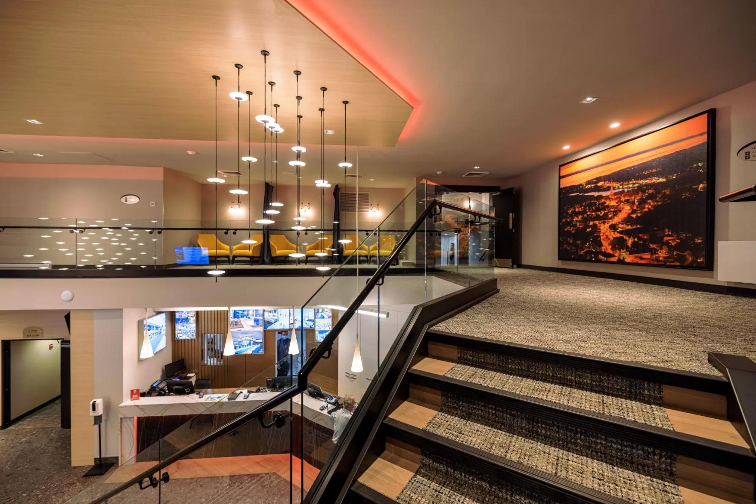 Lobby or reception in Hôtel Universel, Centre de congrès Rivière-du-Loup