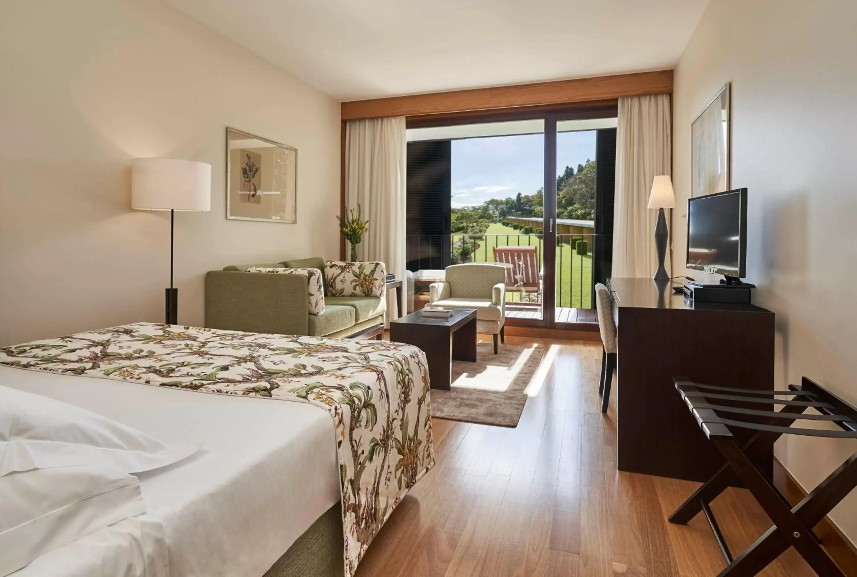 Premium Double Room with Garden View in Quinta da Casa Branca - Small Luxury Hotels of the World Premium Double Room with Garden View in Quinta da Casa Branca - Small Luxury Hotels of the World