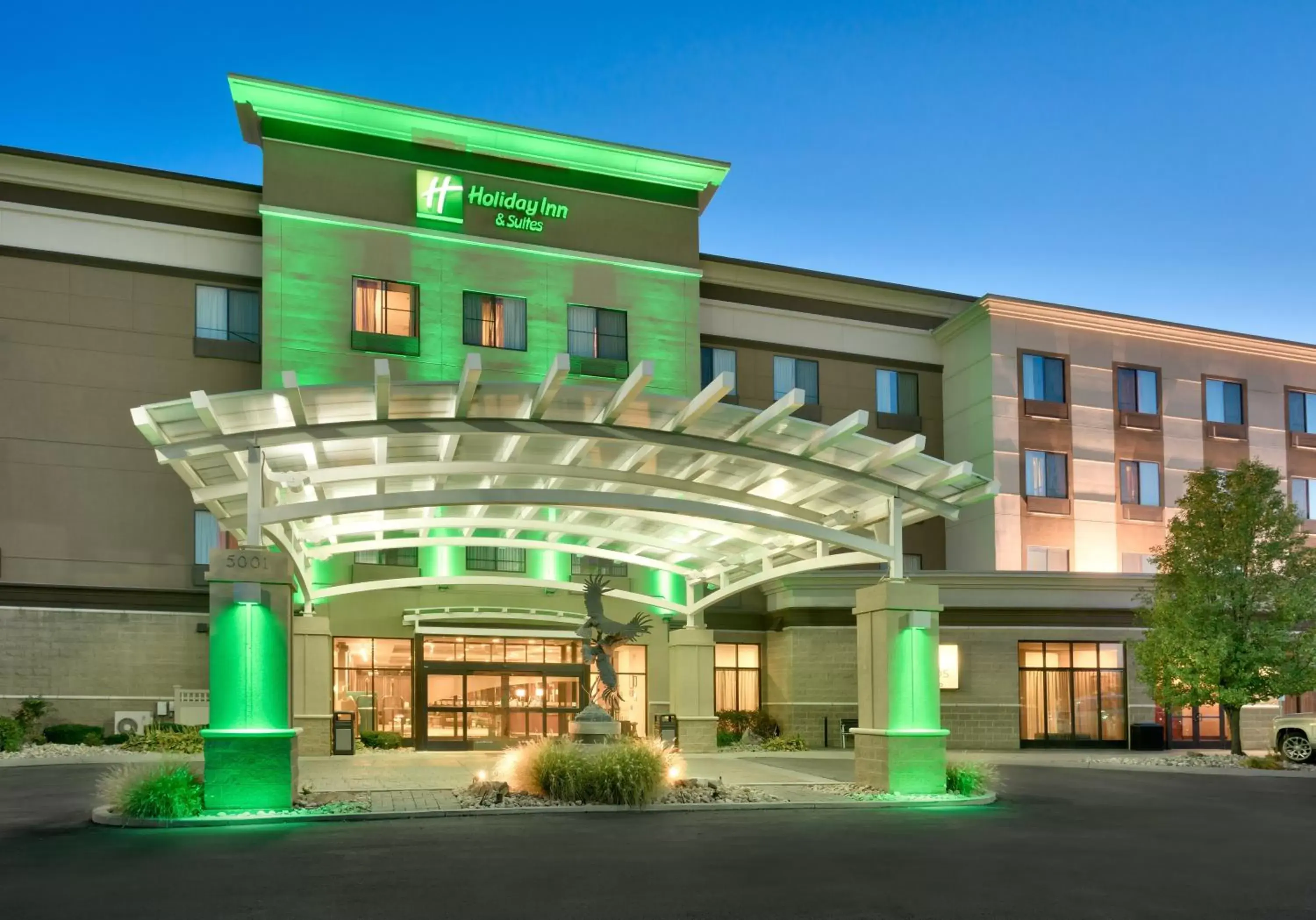 Property building in Holiday Inn & Suites Salt Lake City - Airport West, an IHG Hotel