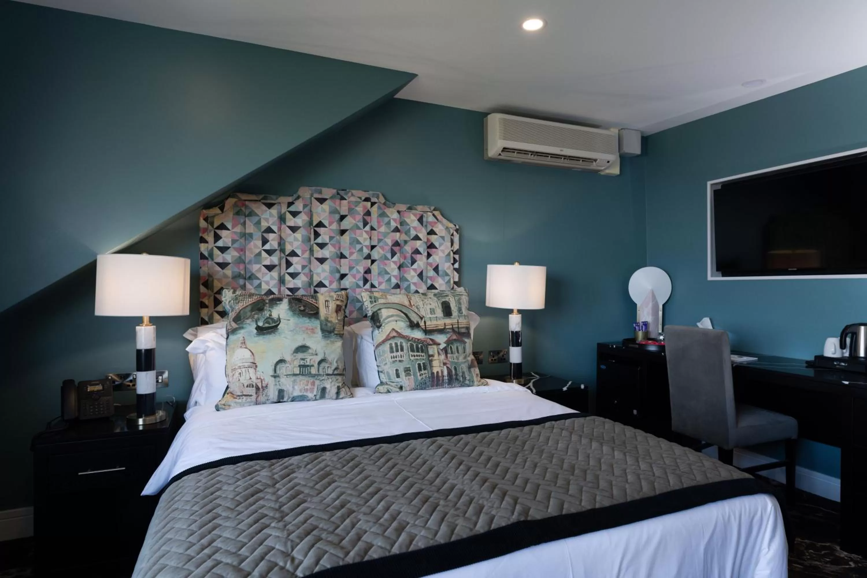 Bed in Elephant Rock Hotel