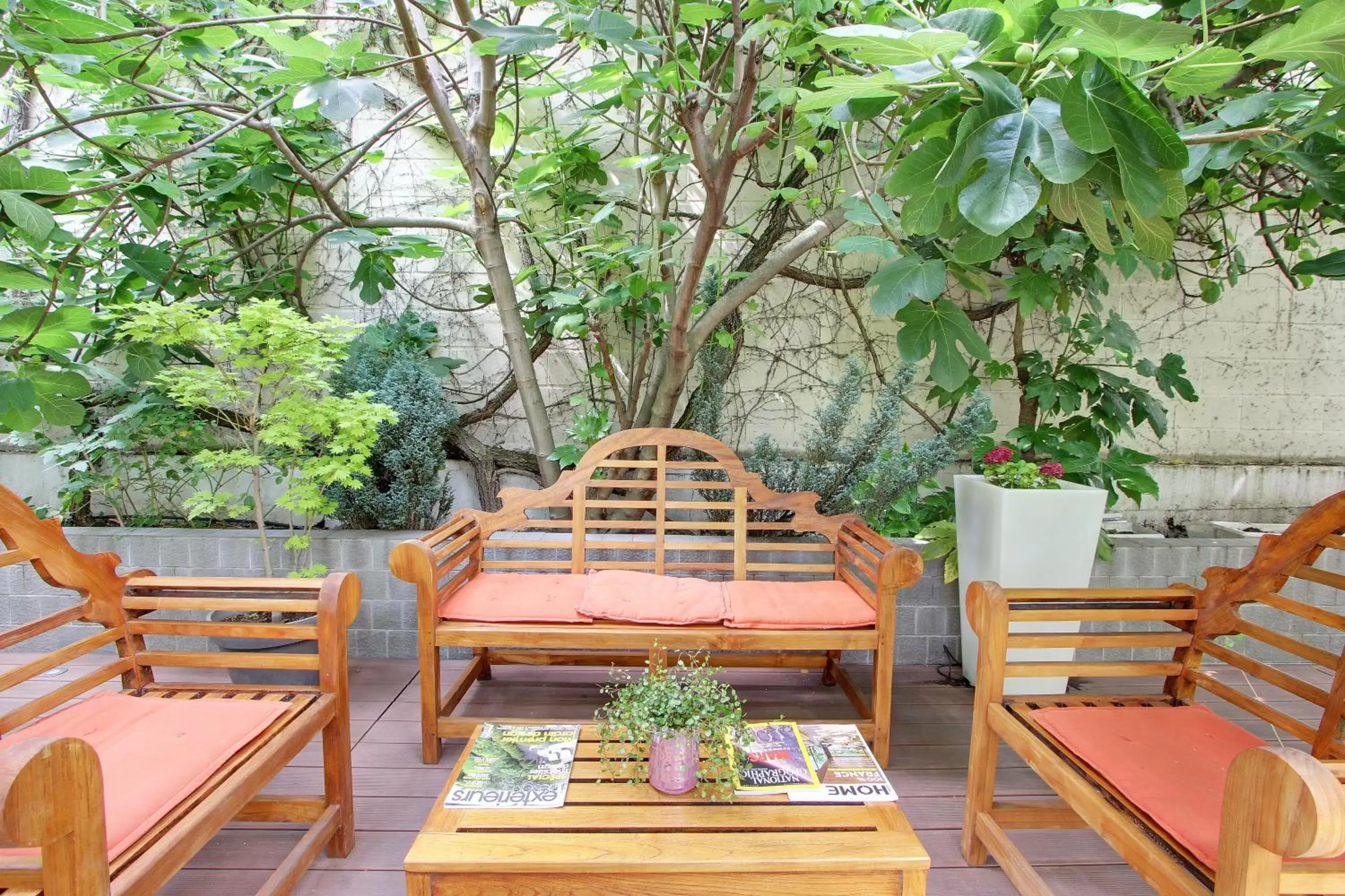 Garden, Restaurant/Places to Eat in Hotel Alhambra