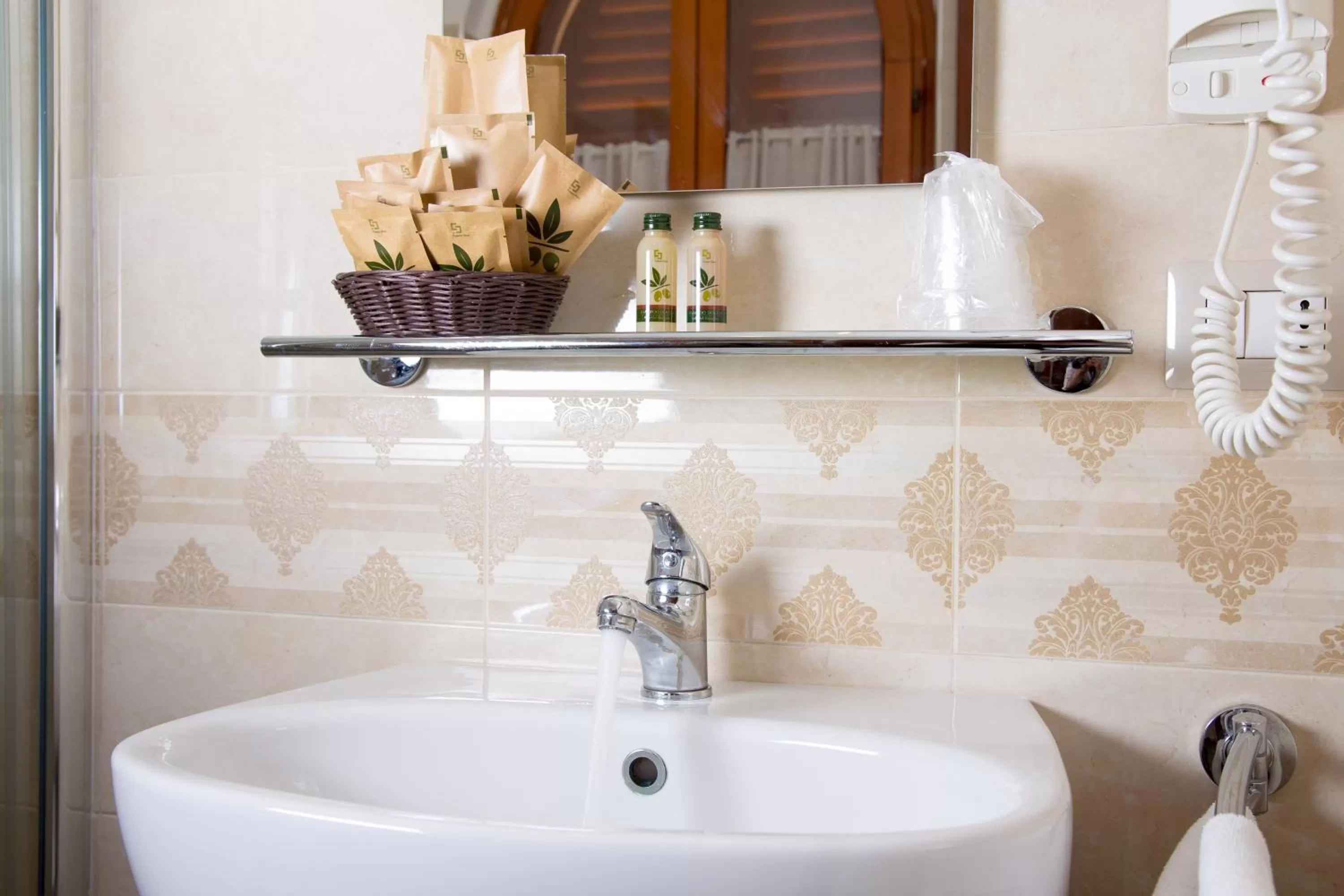 Hotel Arco Di Travertino