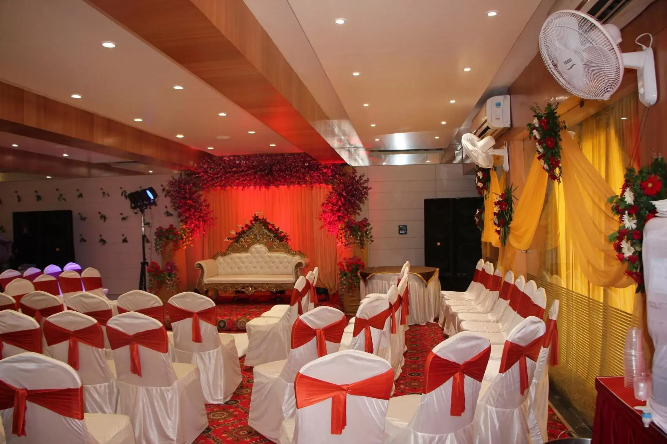 Banquet/Function facilities in Hotel Reva Regency Banquet/Function facilities in Hotel Reva Regency