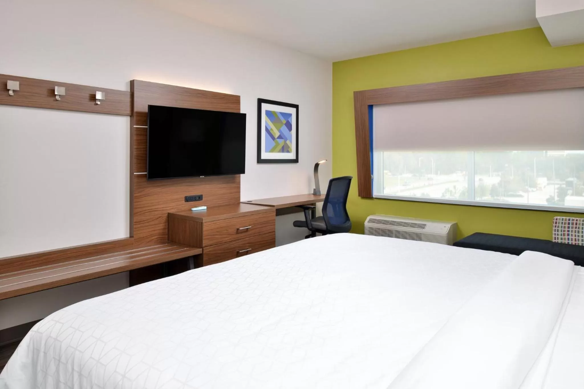 Photo of the whole room, Bed in Holiday Inn Express Orlando - South Park by IHG