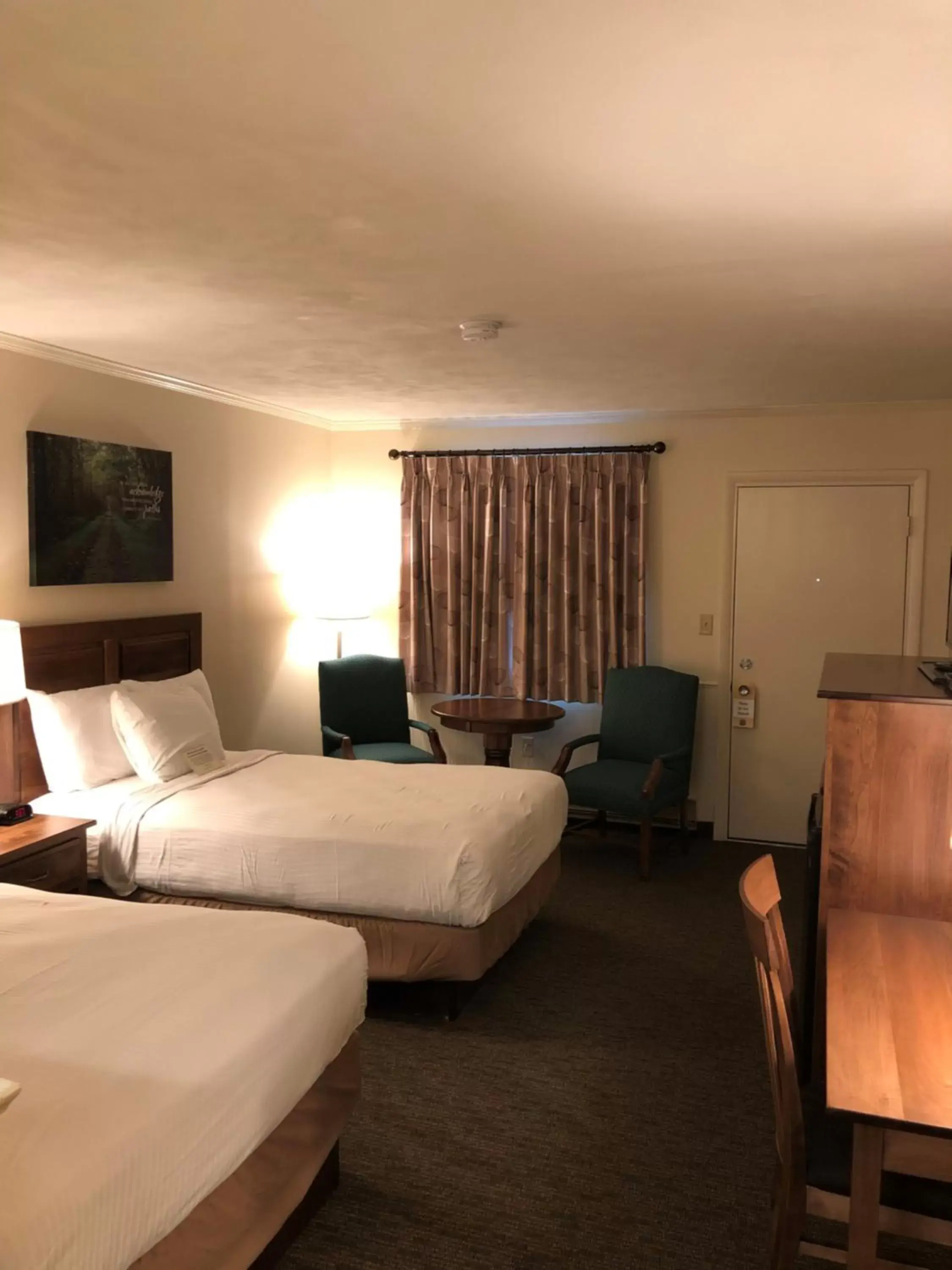 Photo of the whole room in Bird-in-Hand Family Inn