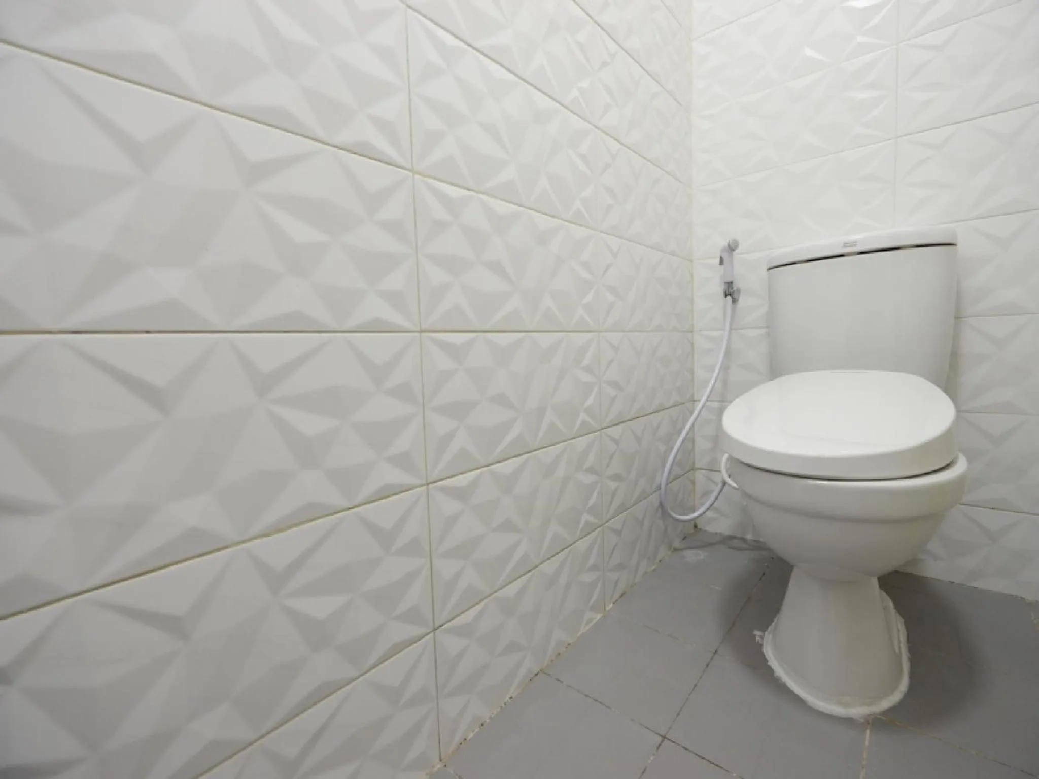 Bathroom in RedDoorz Plus near Paragon Mall Semarang