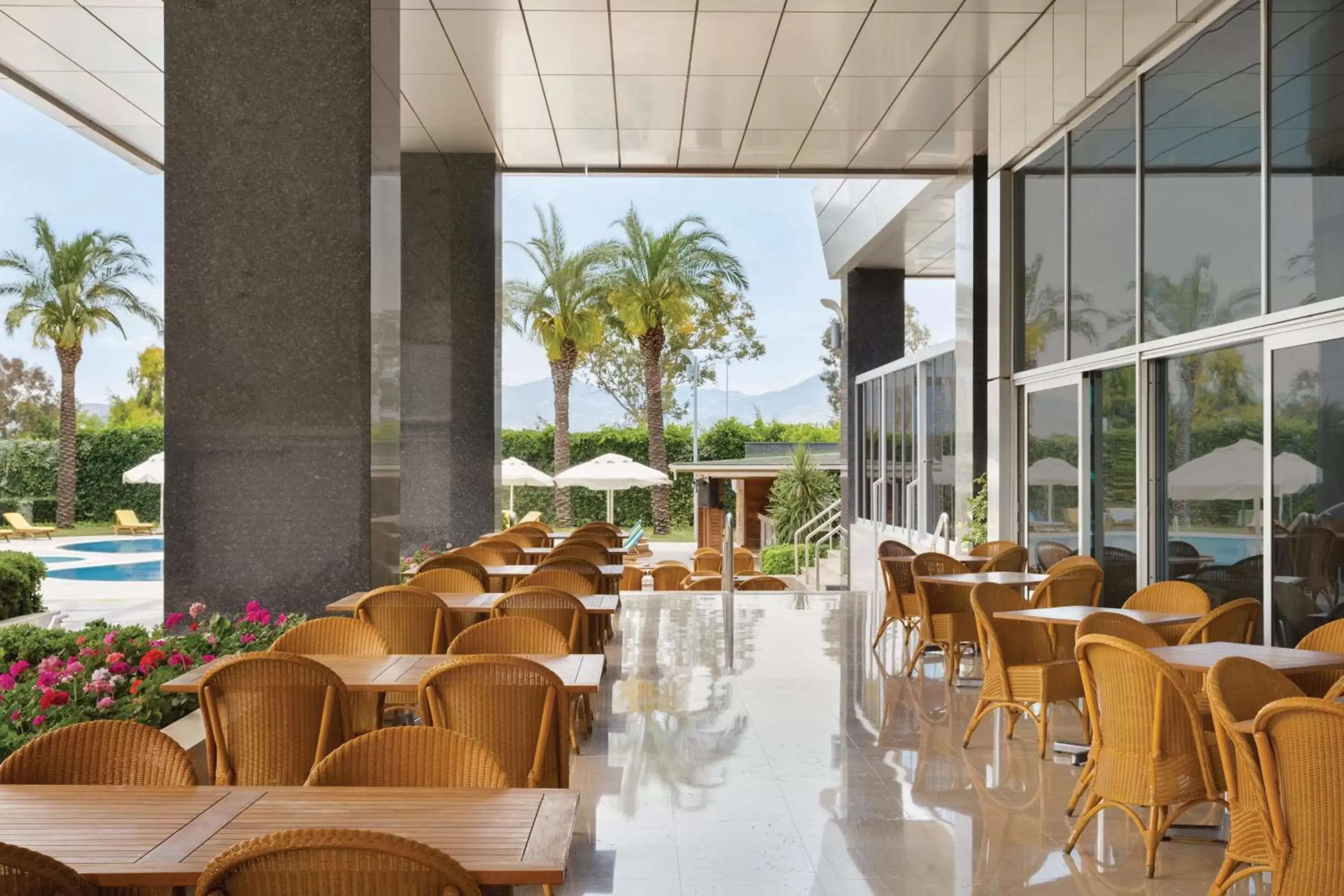 Balcony/Terrace, Restaurant/Places to Eat in Wyndham Grand İzmir Özdilek