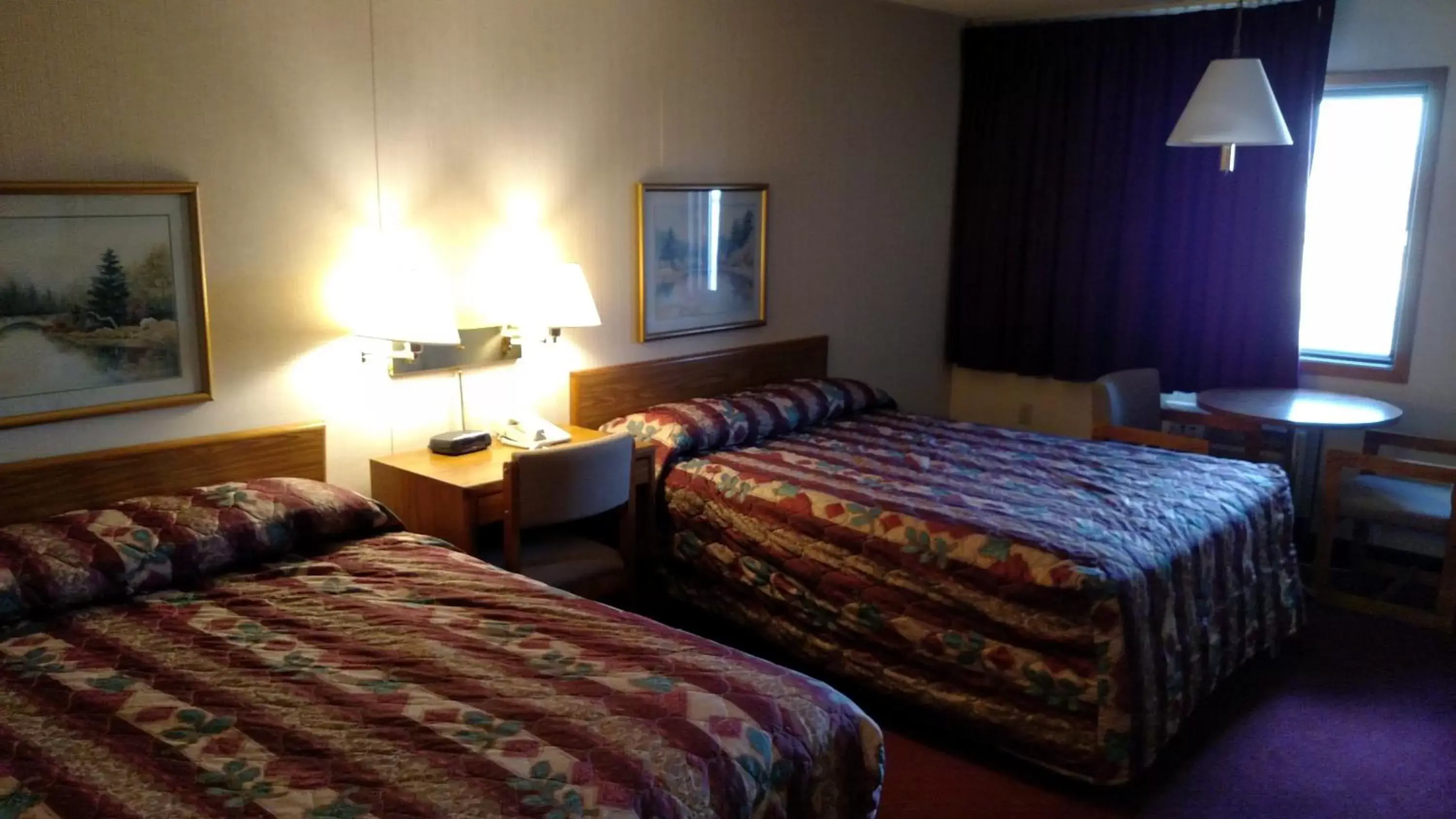 Bed in Beartooth Inn