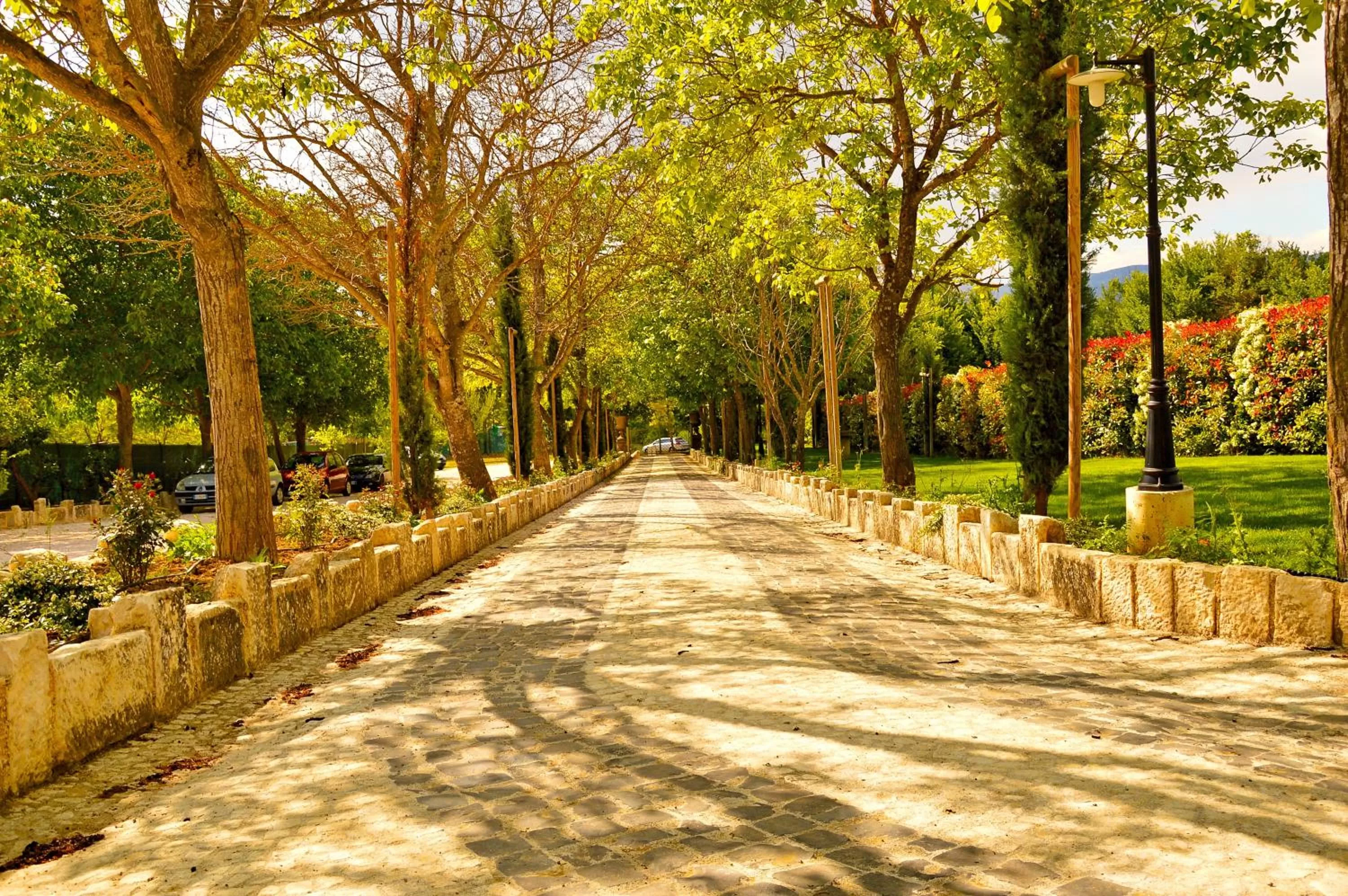 Area and facilities, Garden in Hotel La Valle dell'Aquila