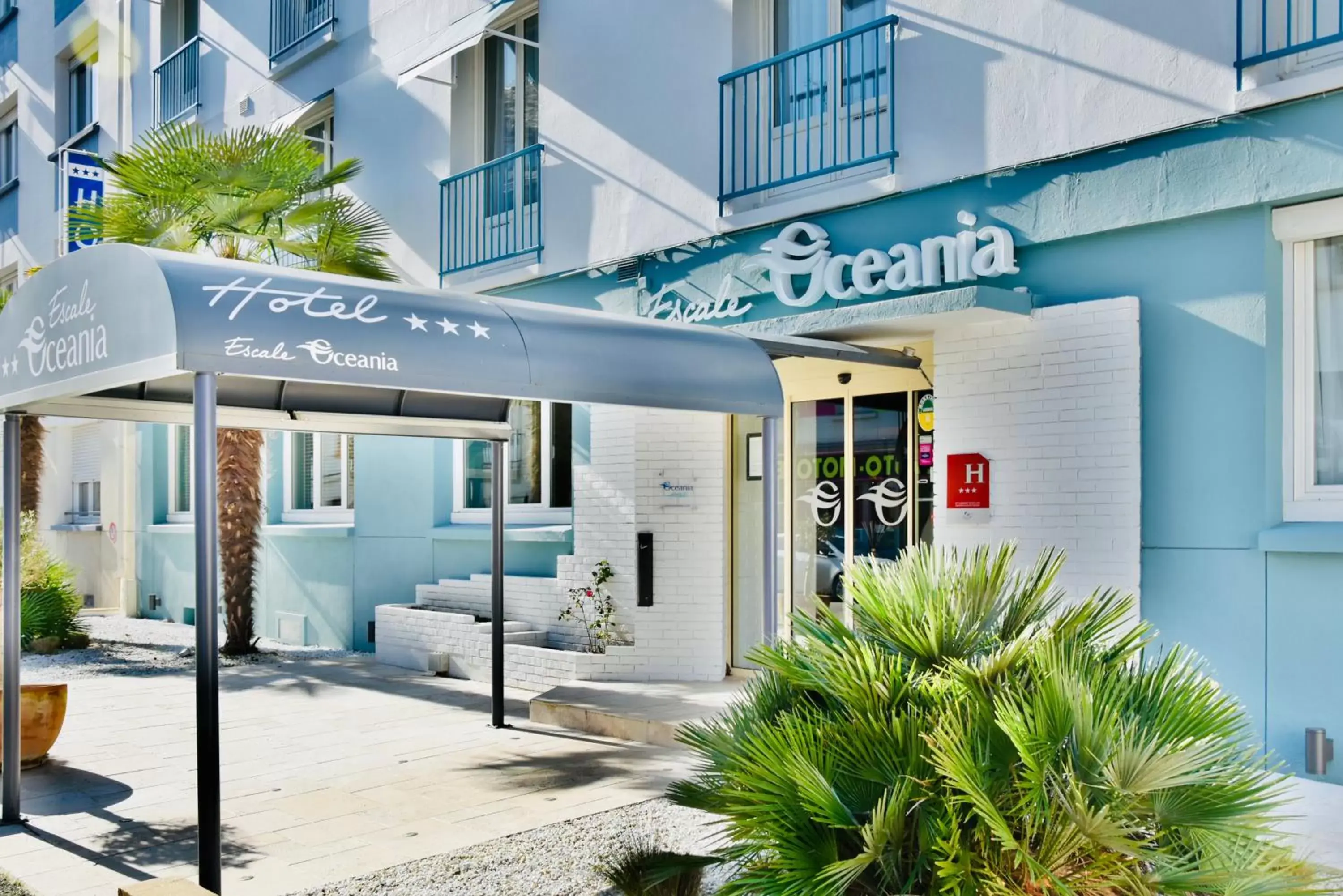 Facade/entrance, Property Building in Hôtel Escale Oceania Lorient