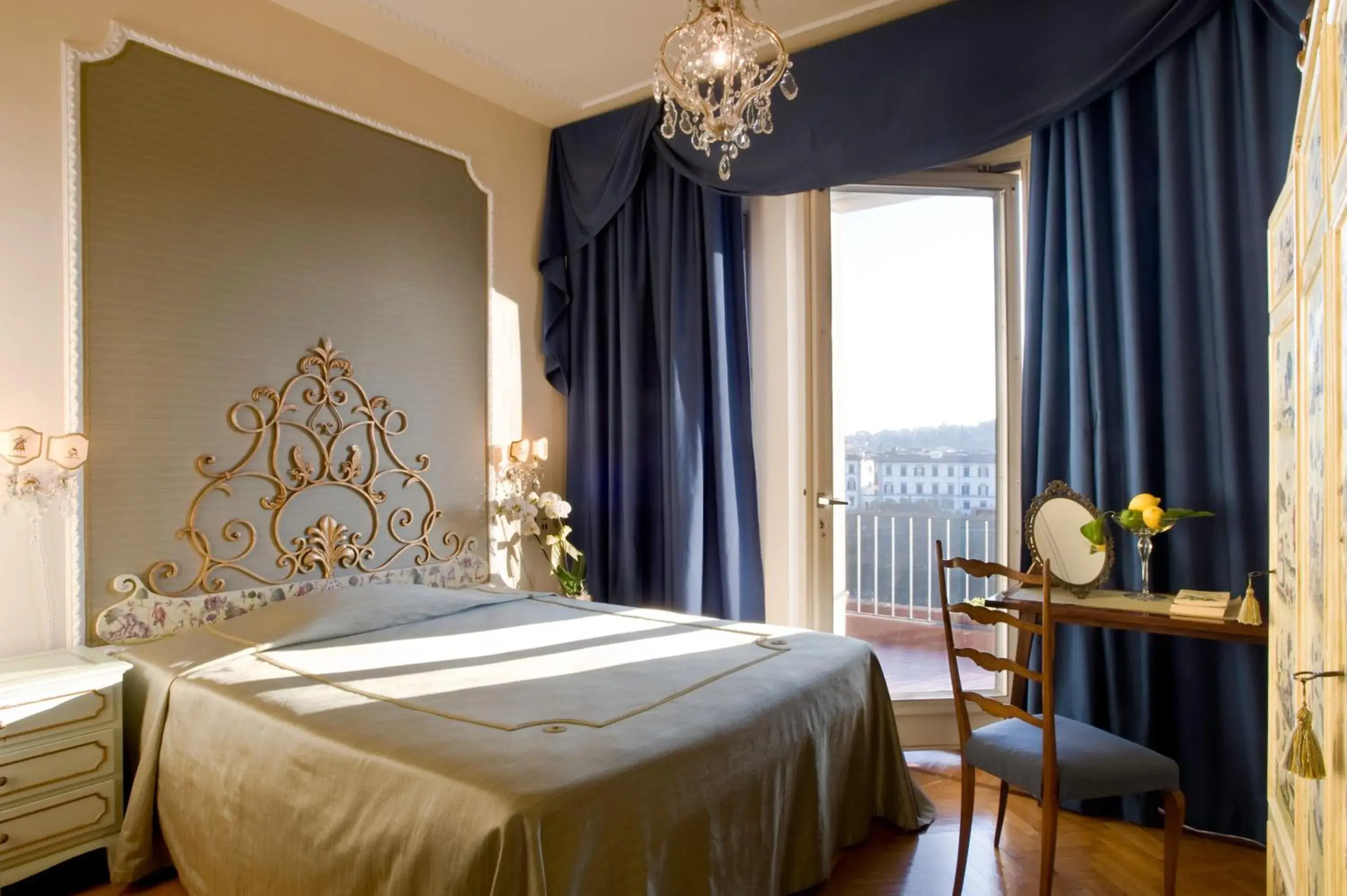 Balcony/Terrace, Bed in Hotel Principe