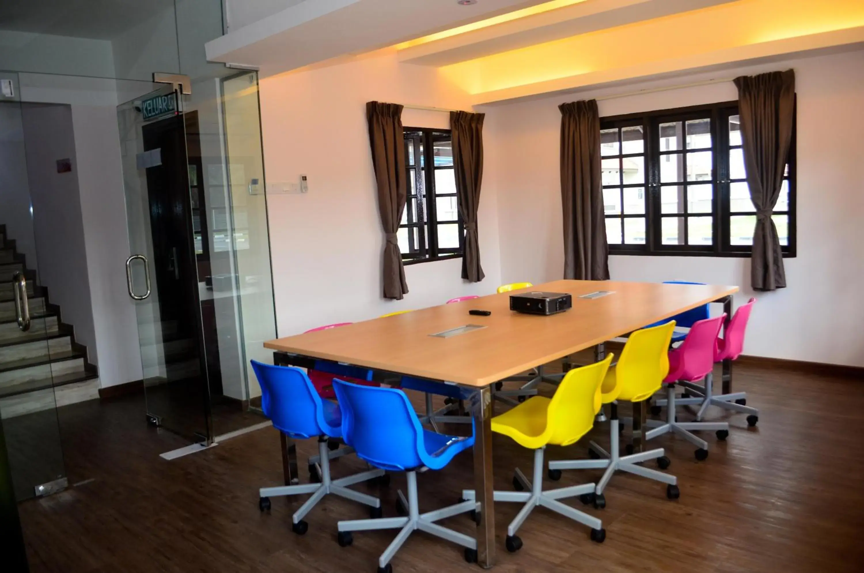 Business facilities, Dining Area in Kertih Damansara Inn