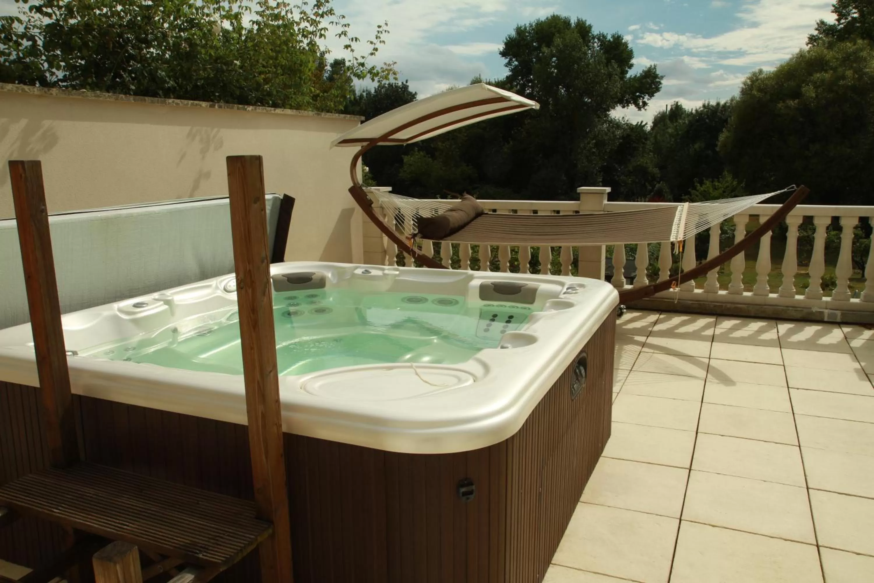 Hot Tub in La Lambertine & Spa