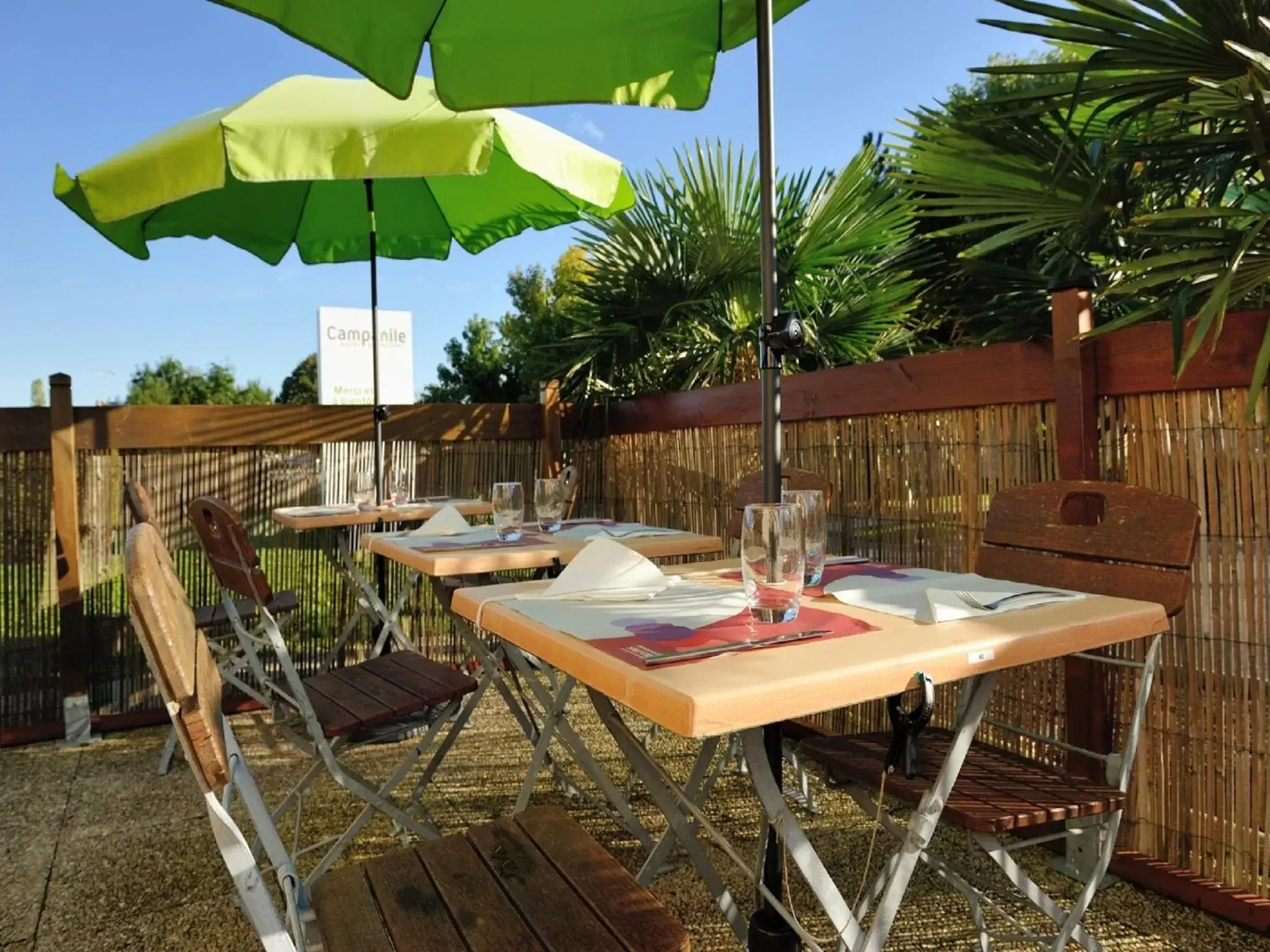 Balcony/Terrace, Restaurant/Places to Eat in Campanile La Rochelle Nord - Puilboreau Chagnolet