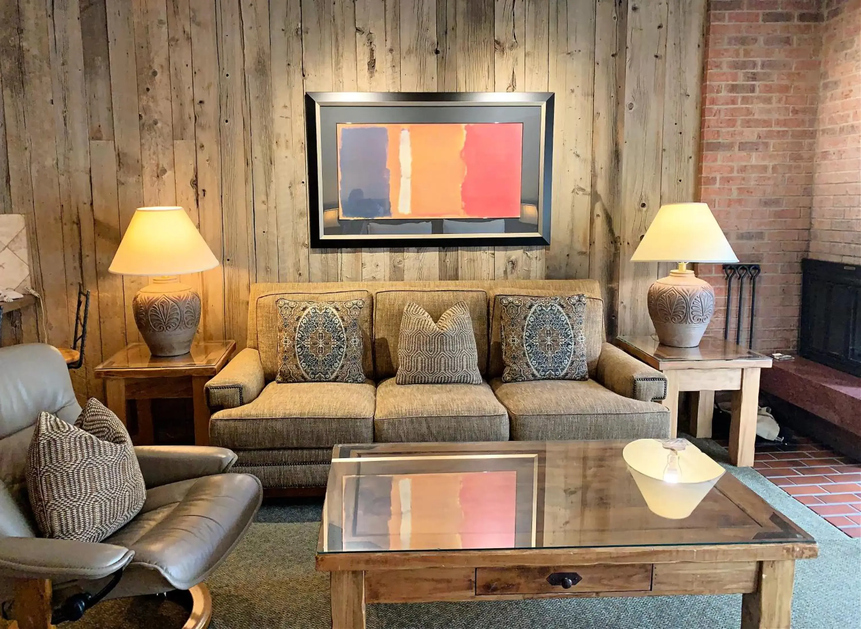 Living room, Seating Area in Aspen Square Condominium Hotel