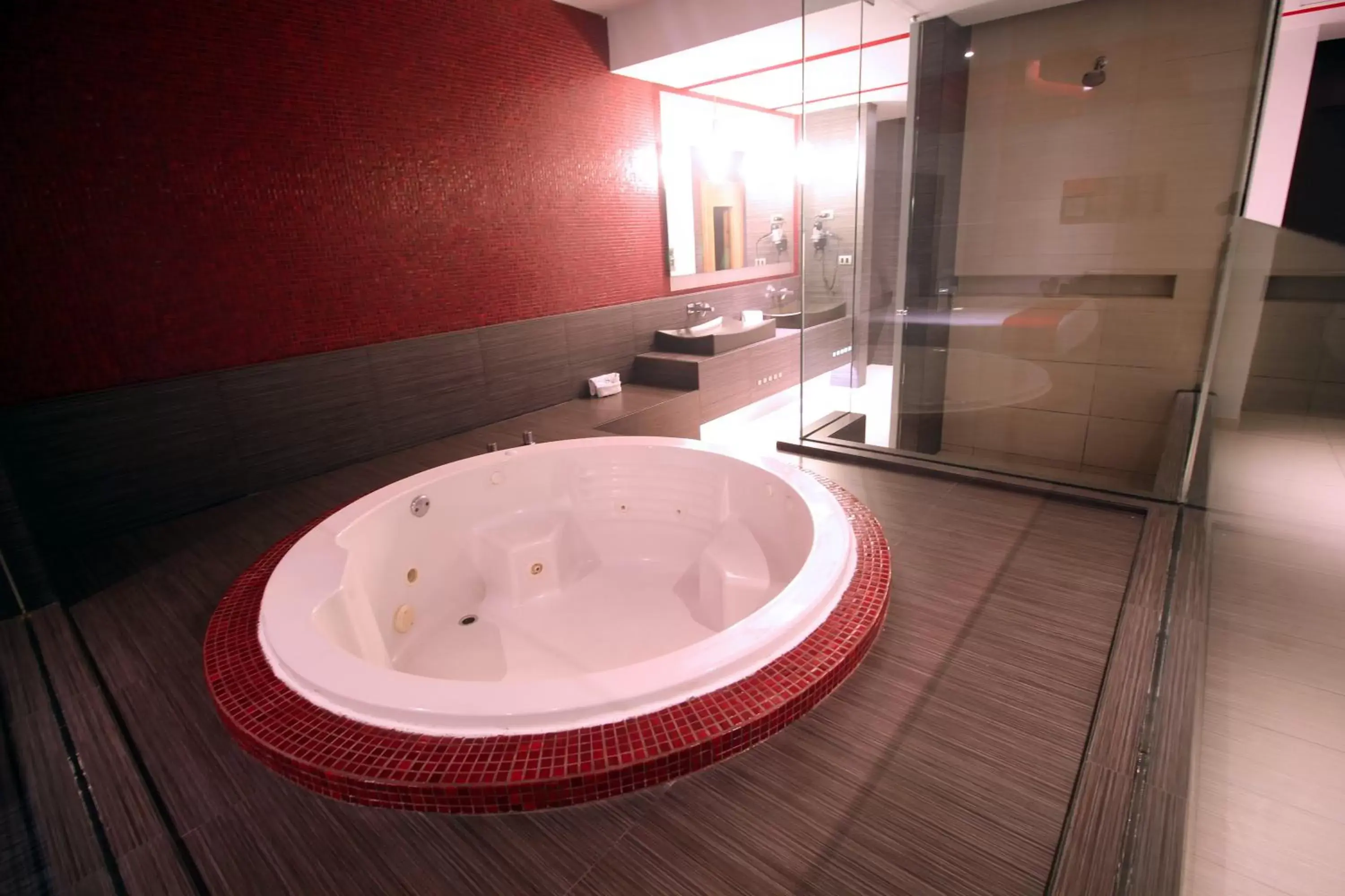 Hot Tub, Bathroom in Motel Via