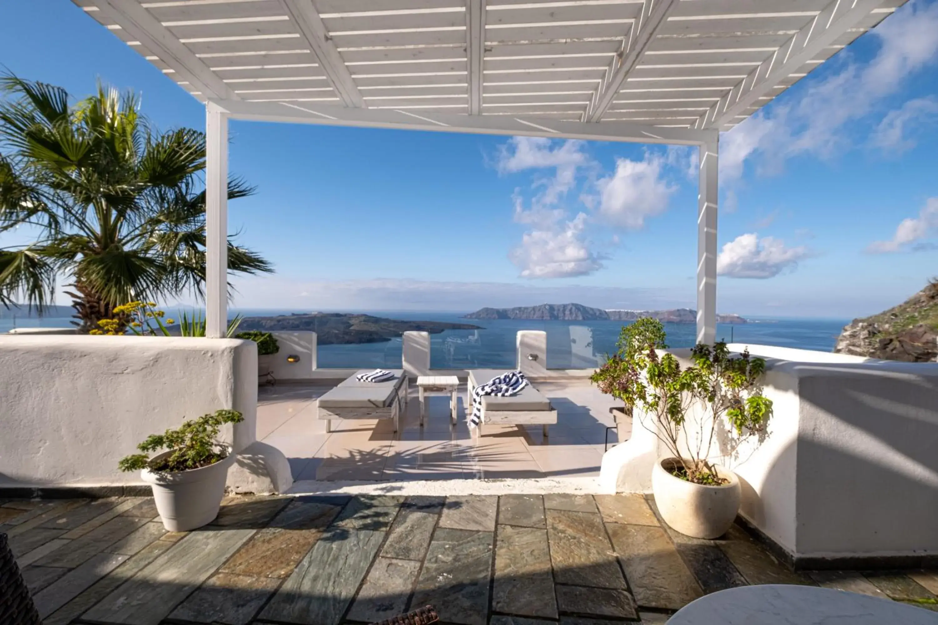 Balcony/Terrace in Loucas on the Cliff