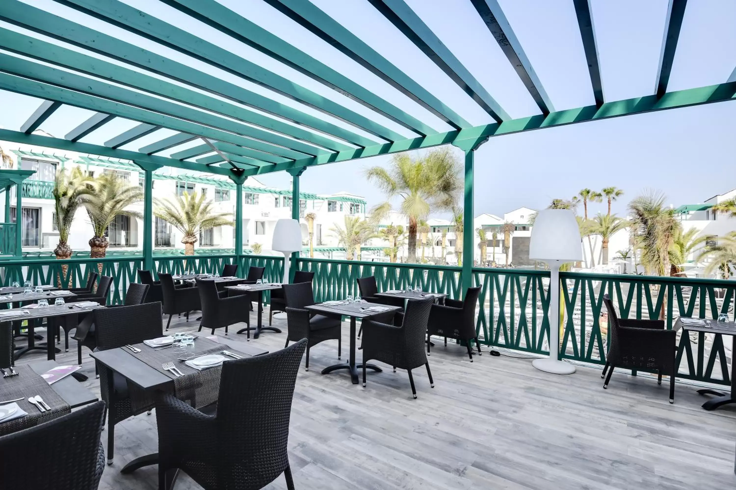 Lounge or bar in Barceló Teguise Beach - Adults Only Lounge or bar in Barceló Teguise Beach - Adults Only