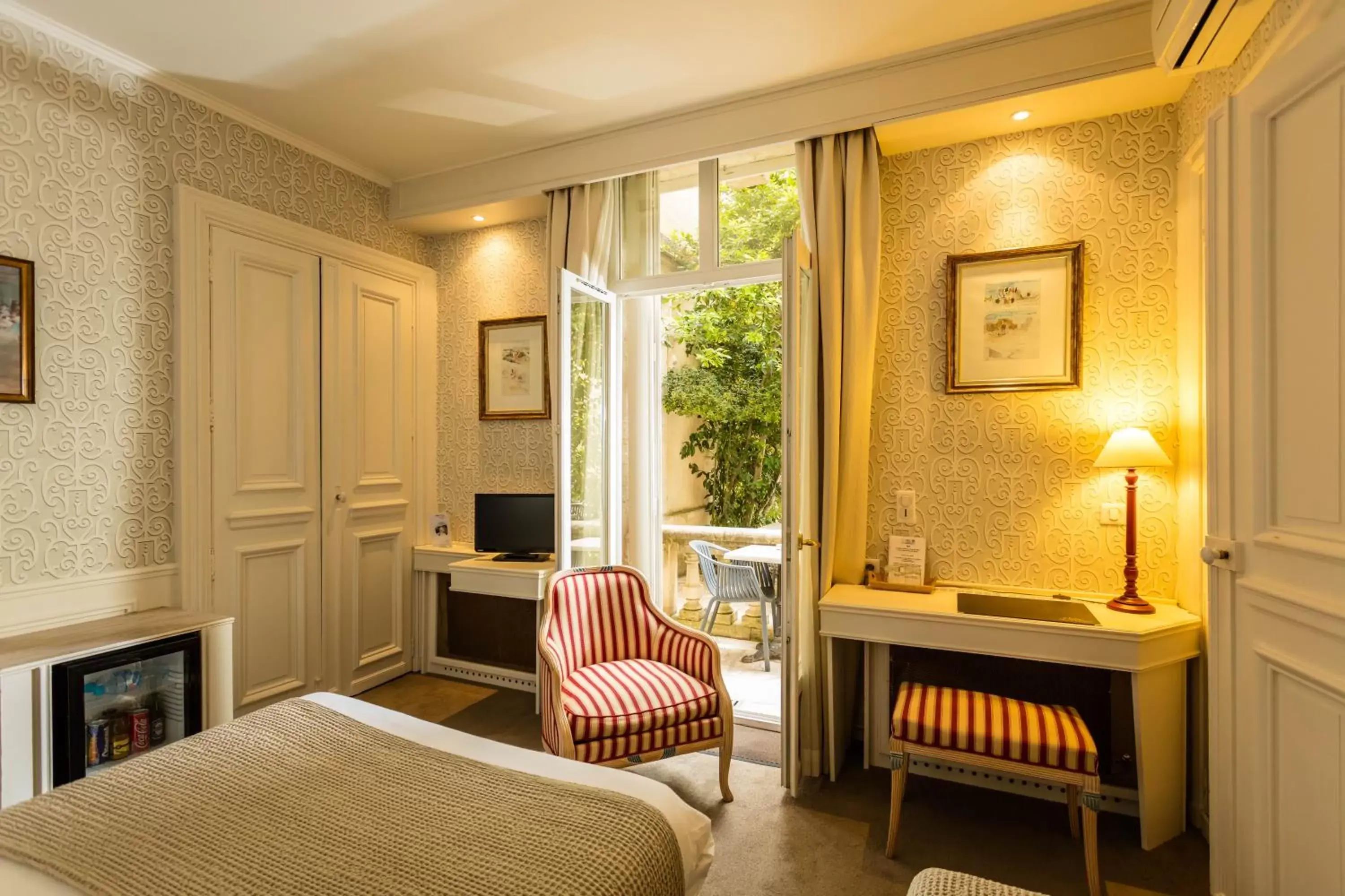 Photo of the whole room in Hôtel du Parc