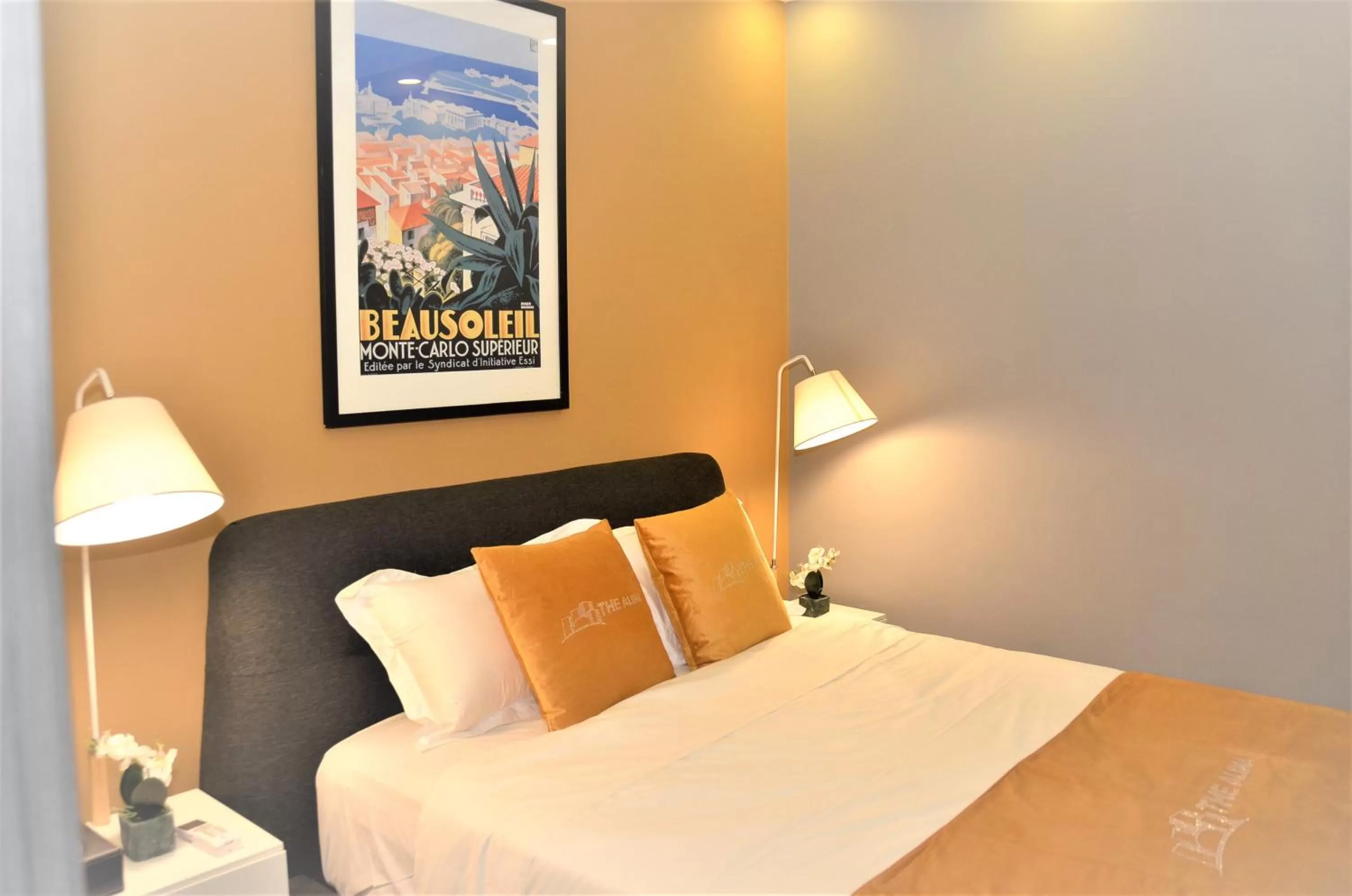 Bedroom, Bed in Montecito Apartments