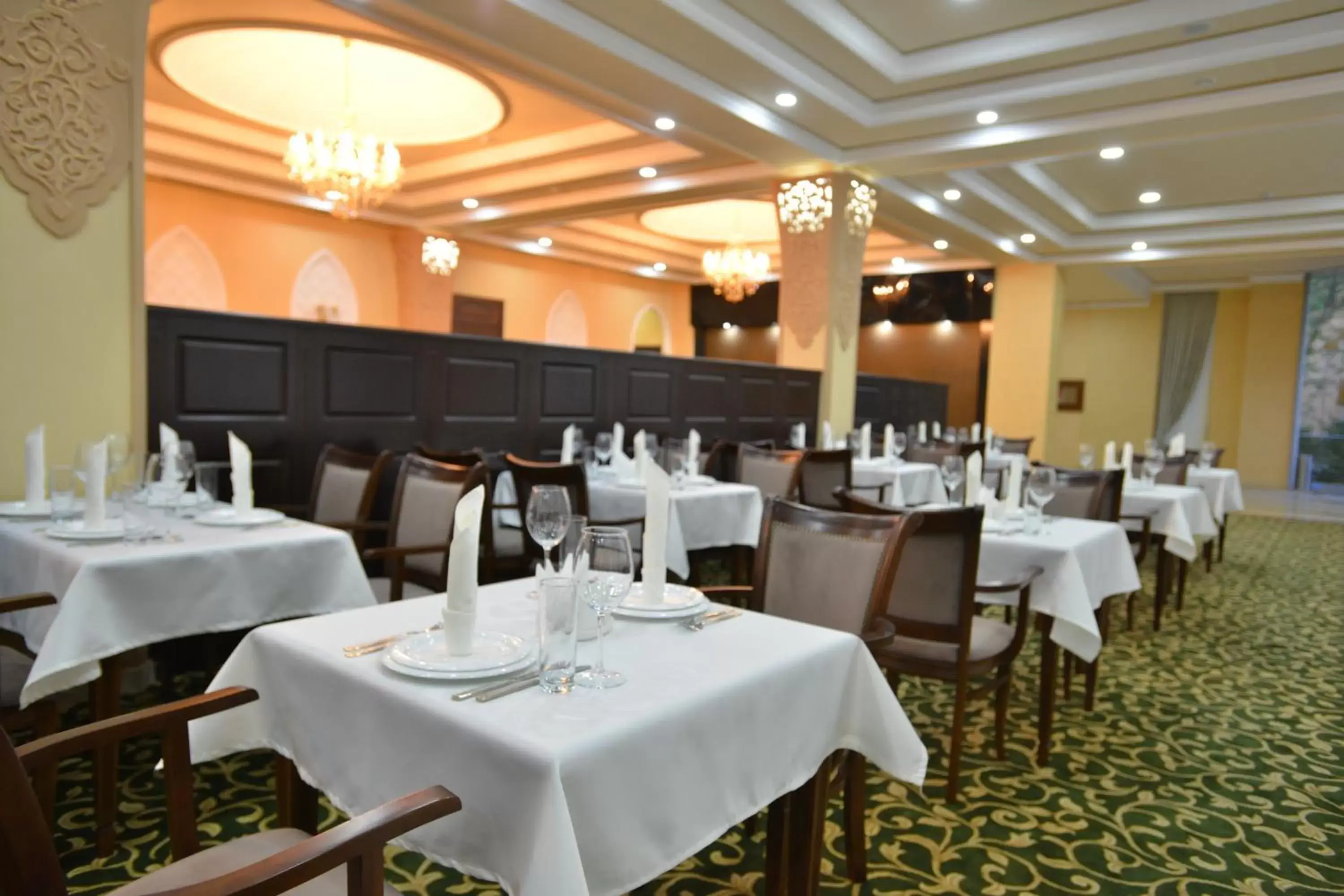 Restaurant/places to eat in Gloria Hotel Restaurant/places to eat in Gloria Hotel