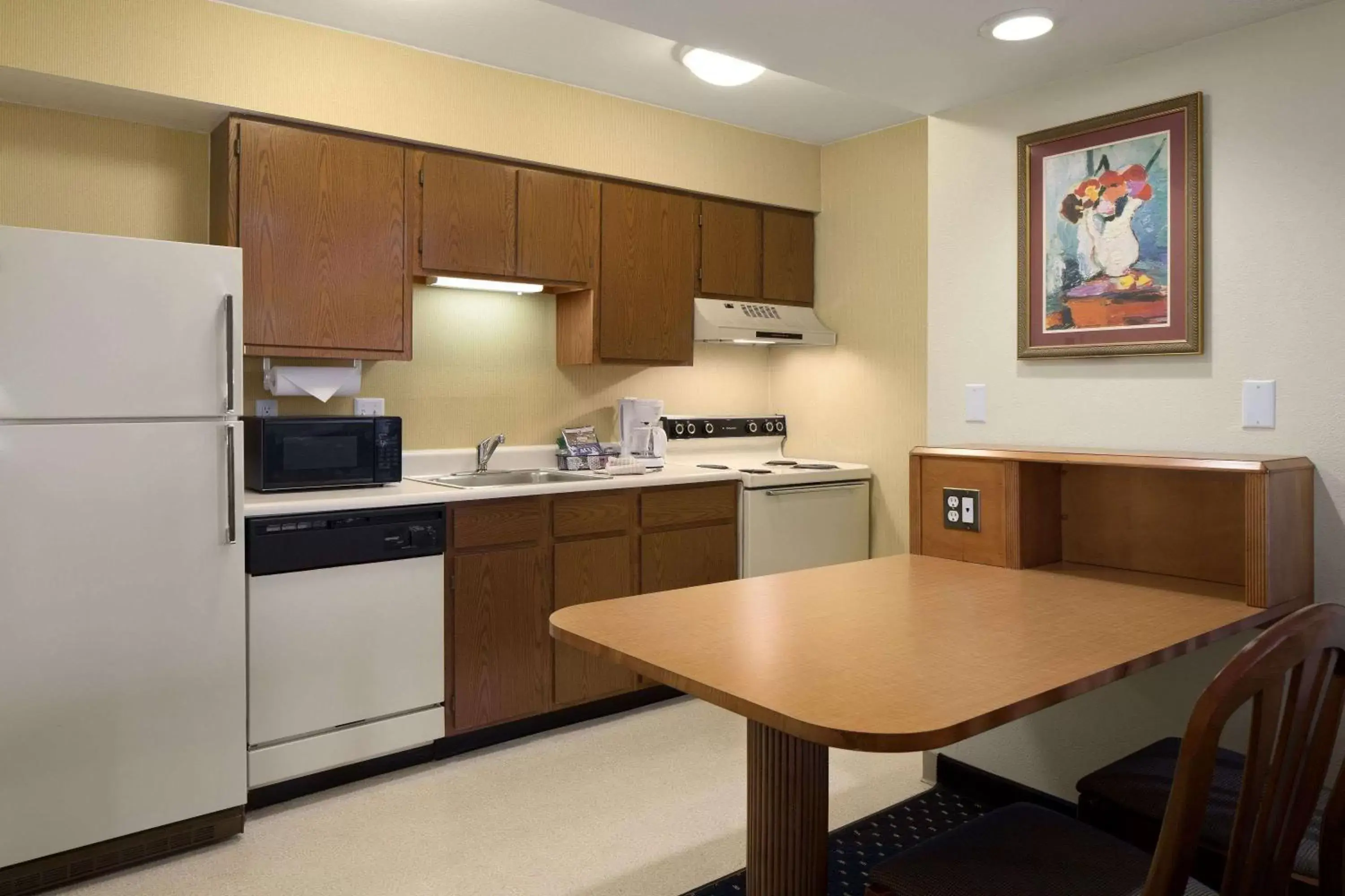 Photo of the whole room, Kitchen/Kitchenette in Hawthorn Suites - Fort Wayne