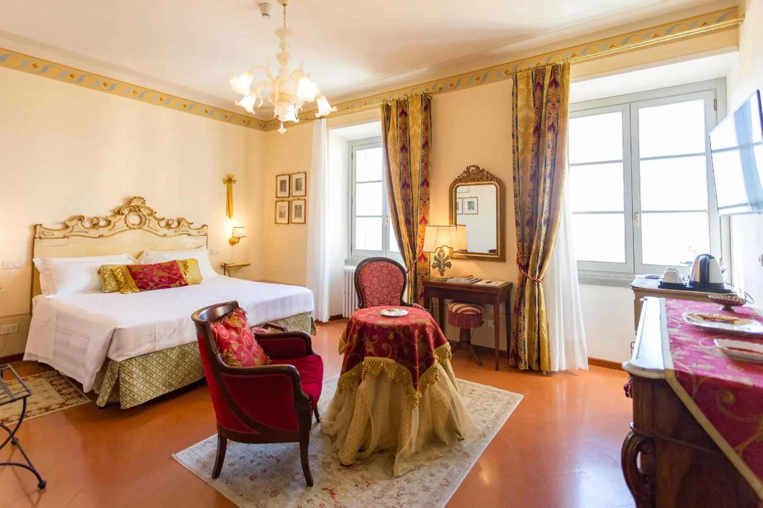 Photo of the whole room, Bed in Hotel Villa Marsili