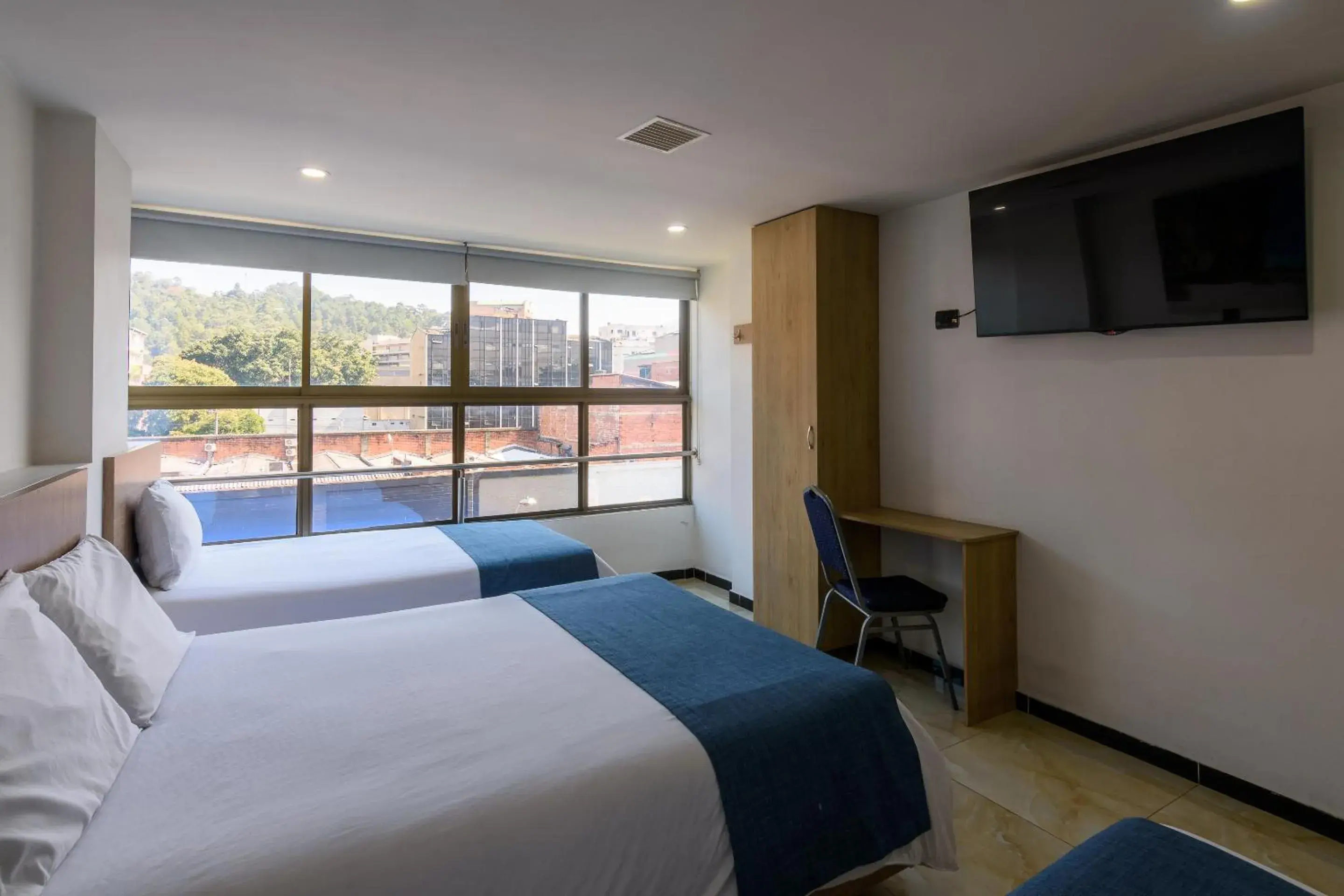 Bedroom, Pool View in Hotel Med Estadio